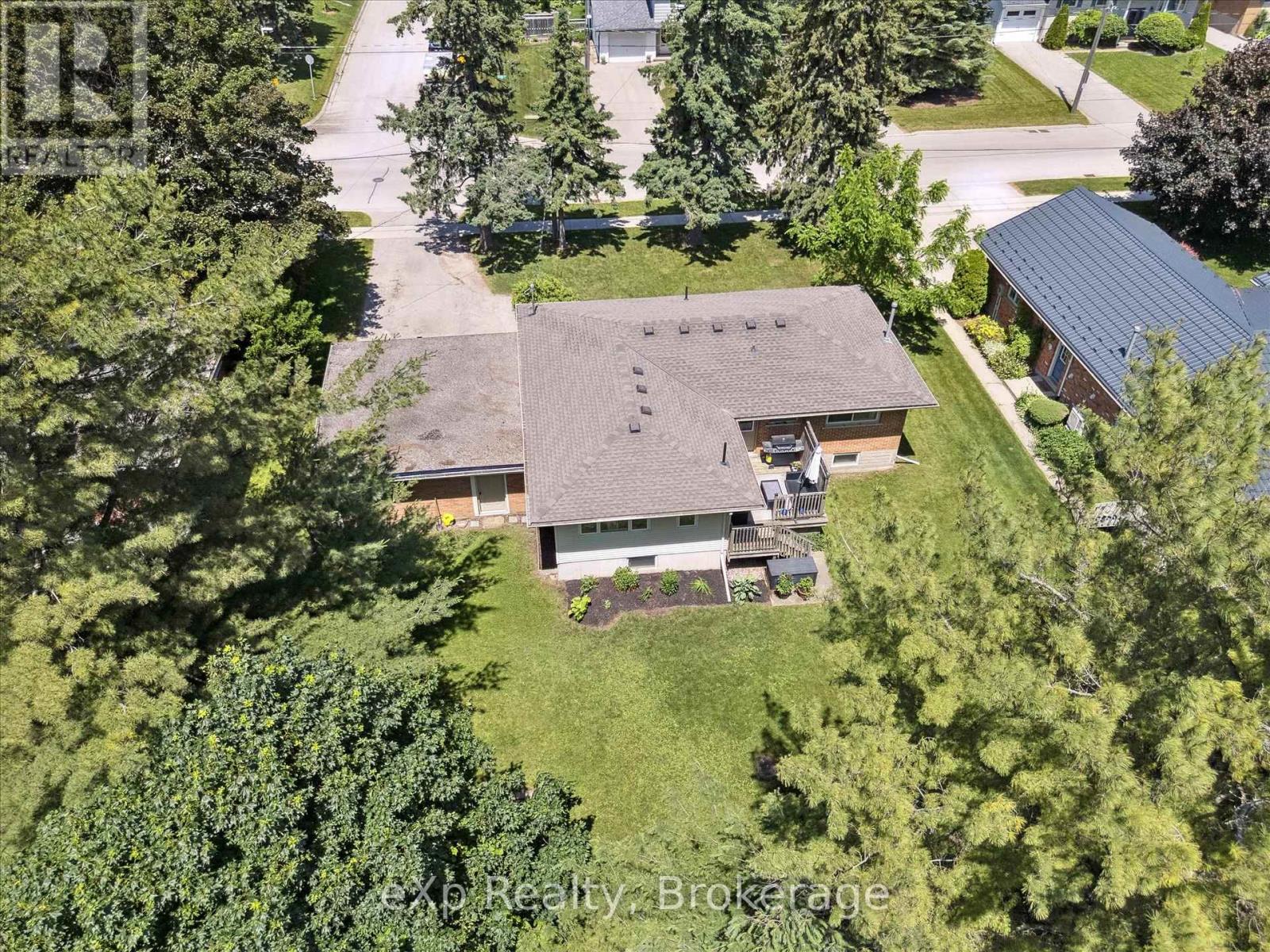 550 Elora Street, Centre Wellington, Ontario  N1M 1Y8 - Photo 39 - X12247848