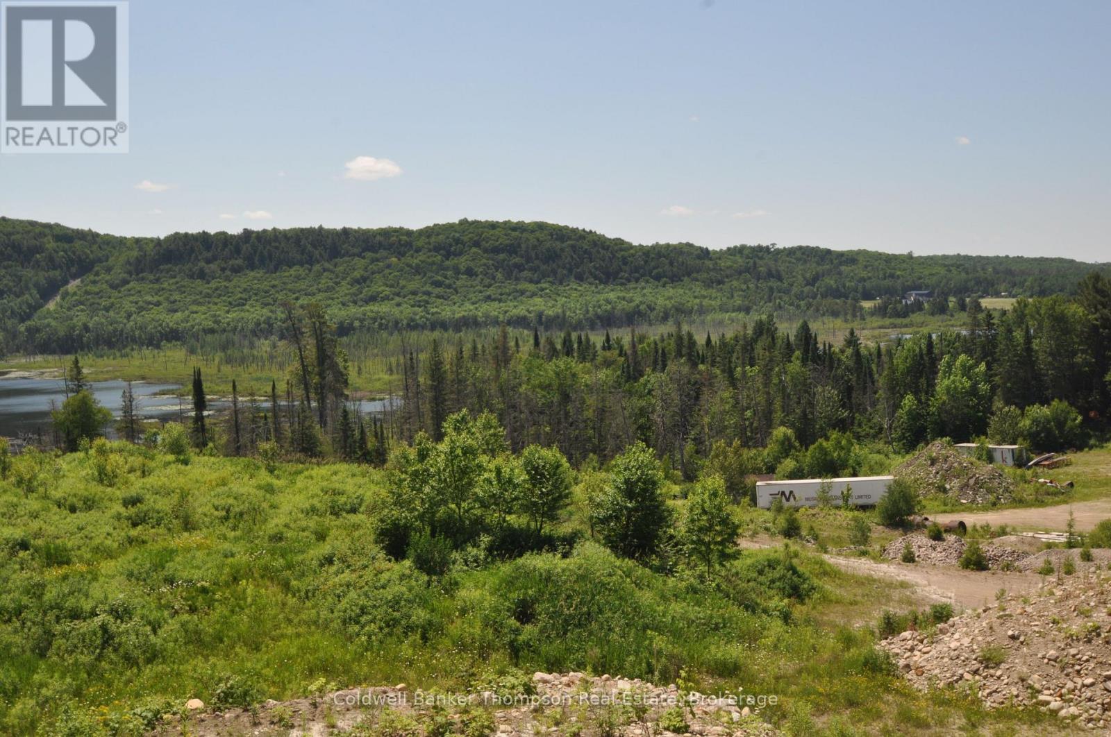 235 Sinclair Road, Huntsville, Ontario  P1H 0J6 - Photo 3 - X12247886
