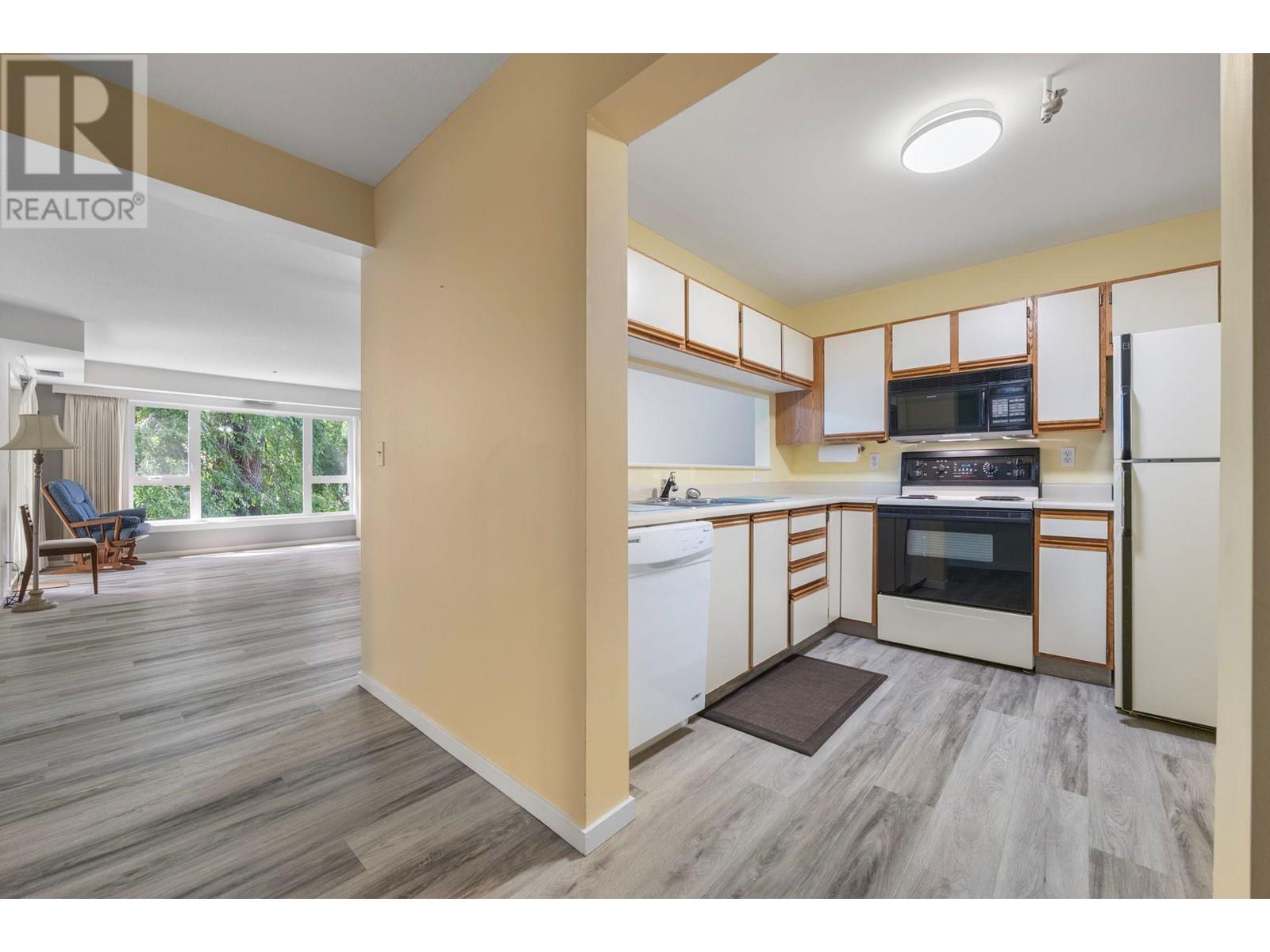 1045 Sutherland Avenue Unit# 130, Kelowna, British Columbia  V1Y 5Y1 - Photo 5 - 10352725