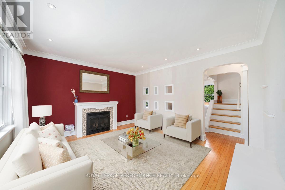 Property at 1245 RANDALL AVENUE image 3