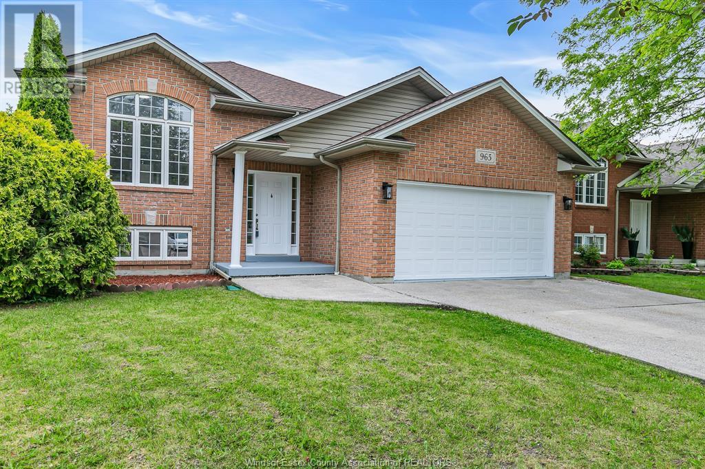 MLS# 25016226: 965 BANWELL, Windsor, Canada