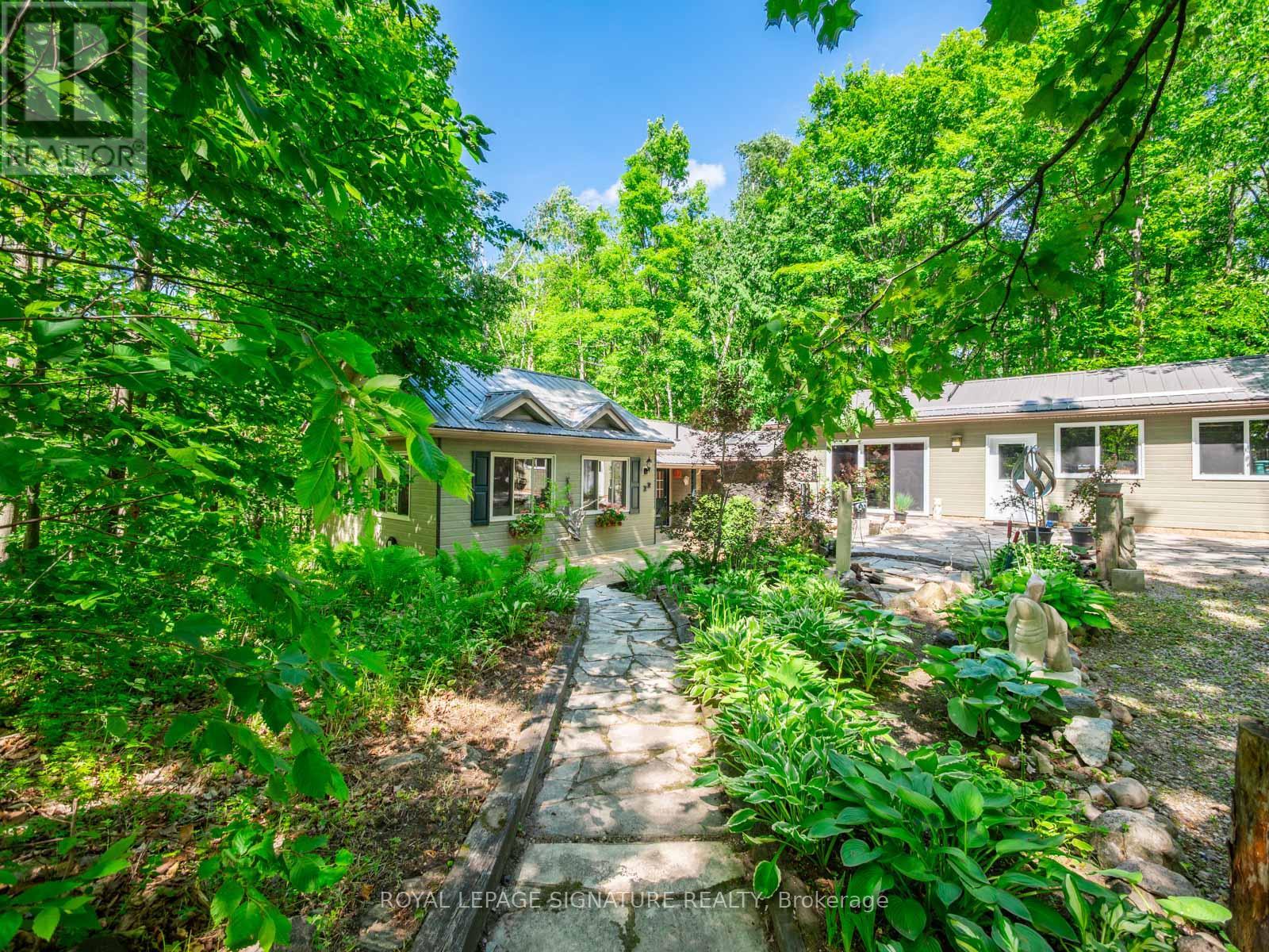 Property at 22 IROQUOIS RIDGE image 1