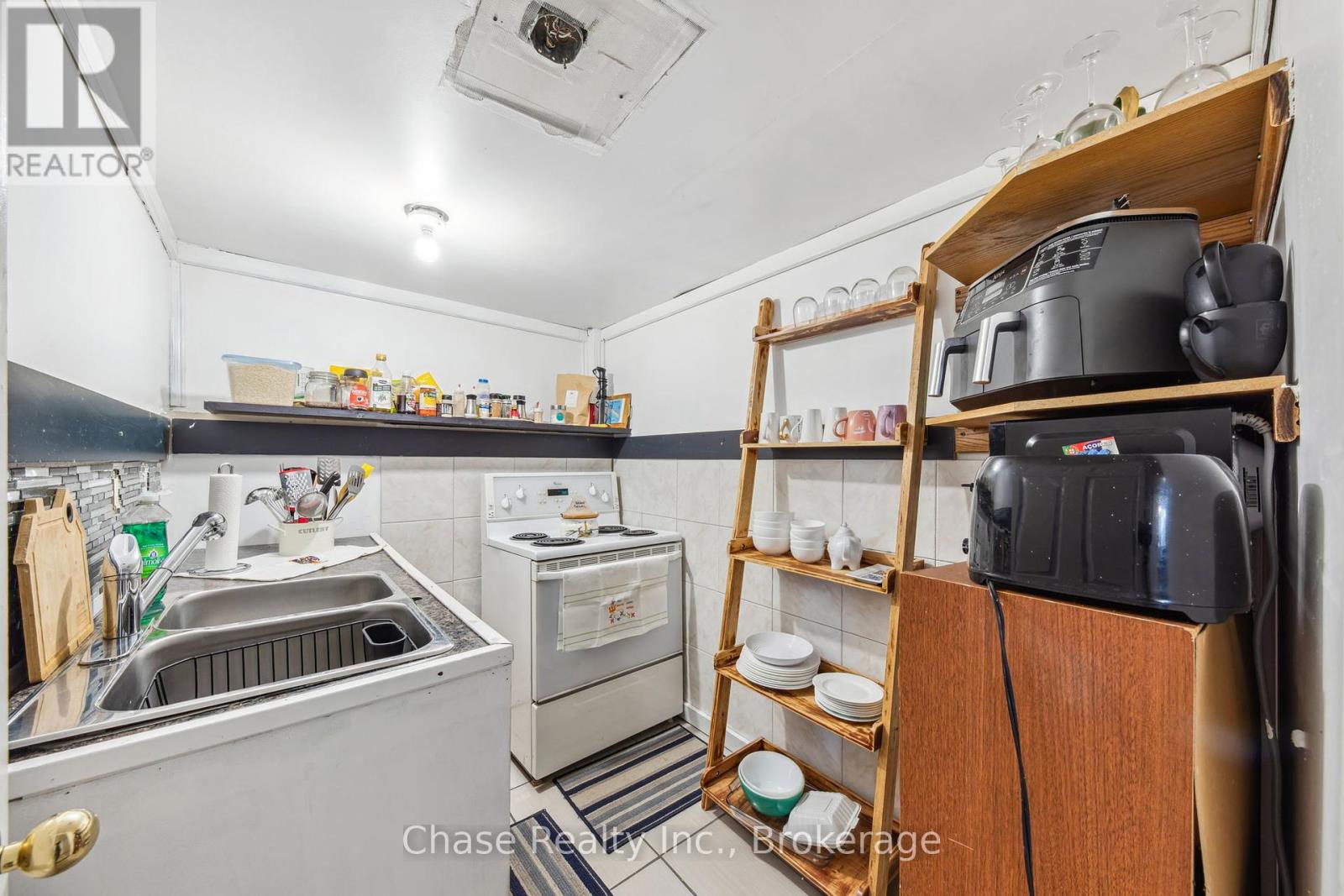 16 Fifth Street W, Midland, Ontario  L4R 3V2 - Photo 25 - S12113095