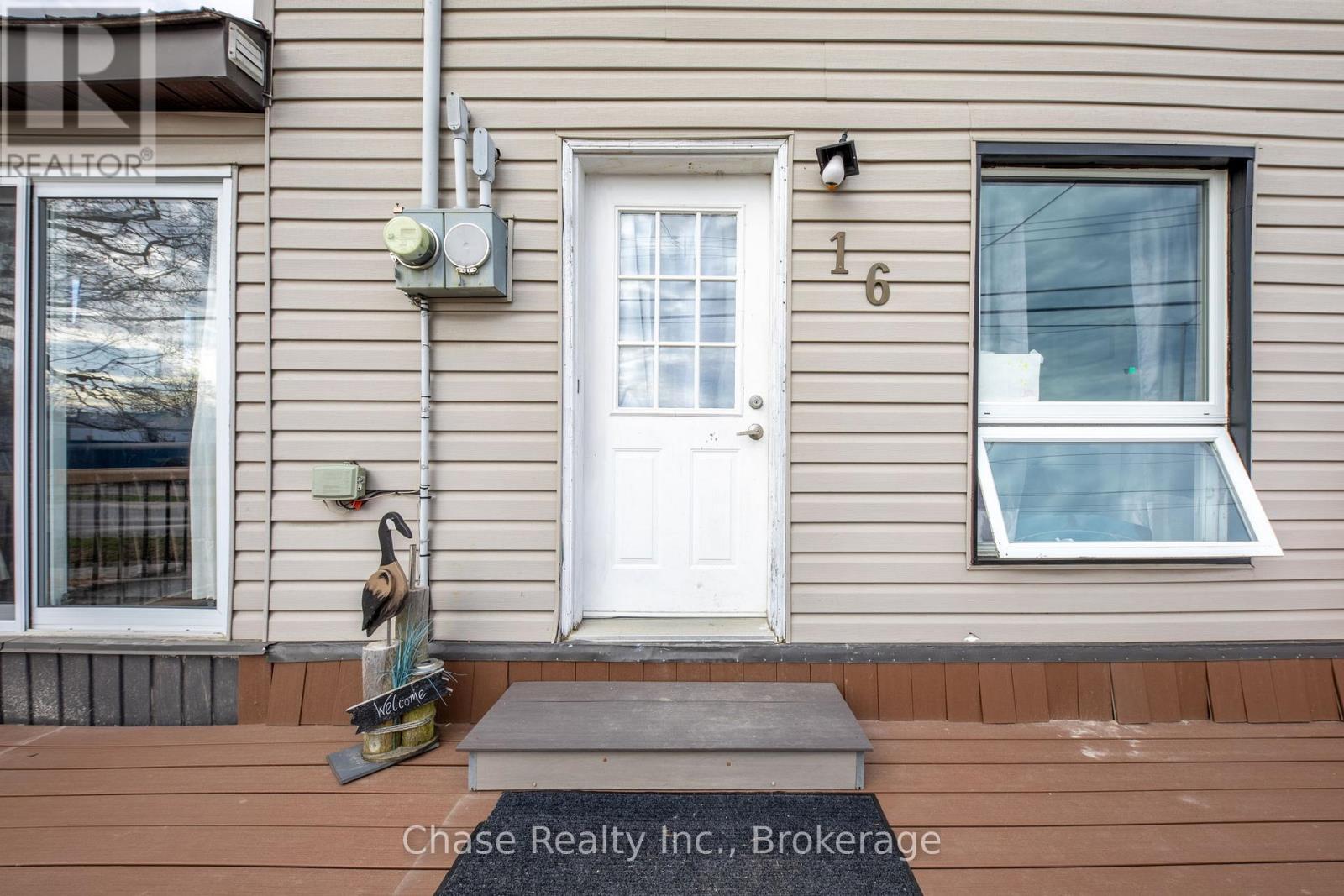 Property at 16 FIFTH STREET W image 4