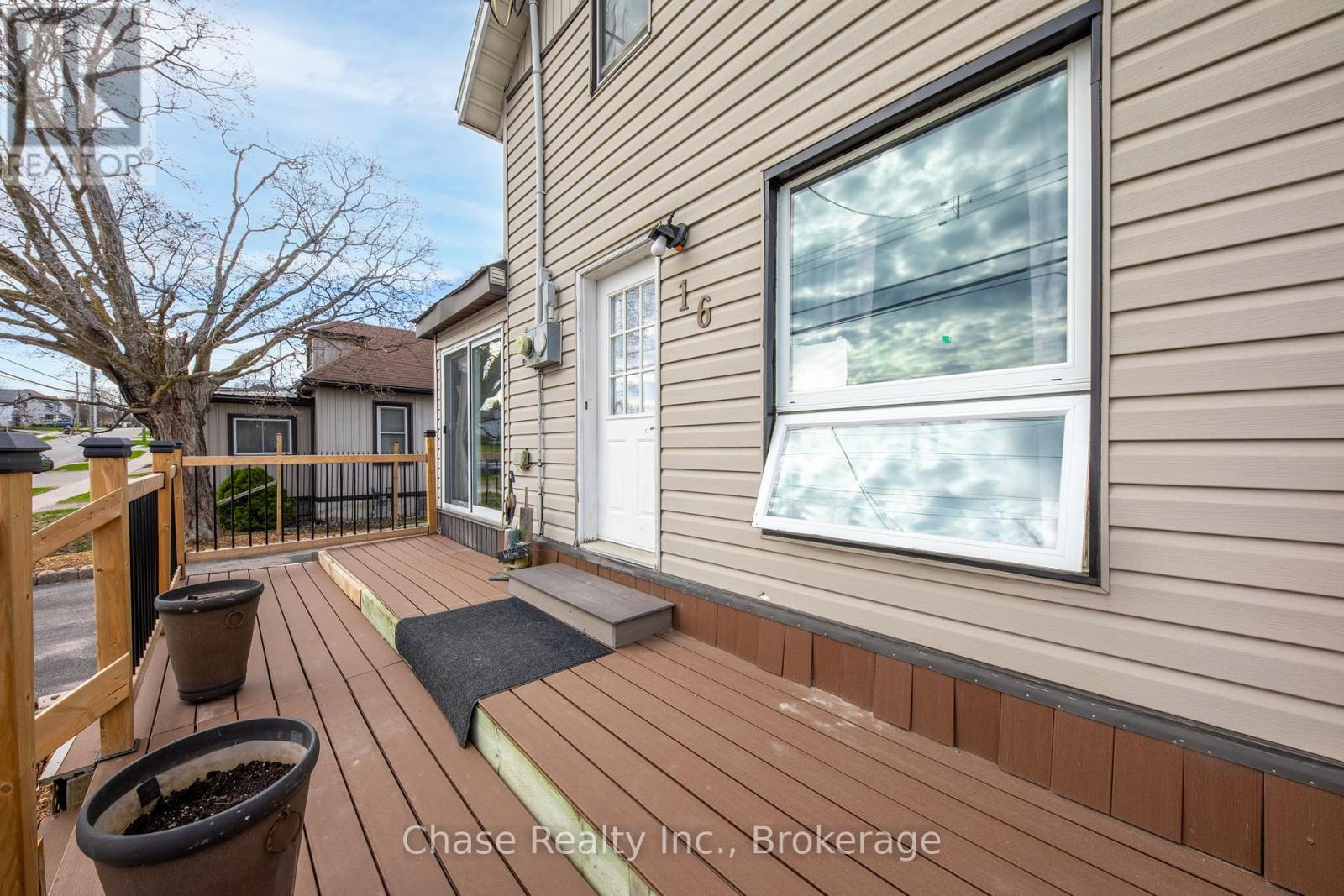 Property at 16 FIFTH STREET W image 3
