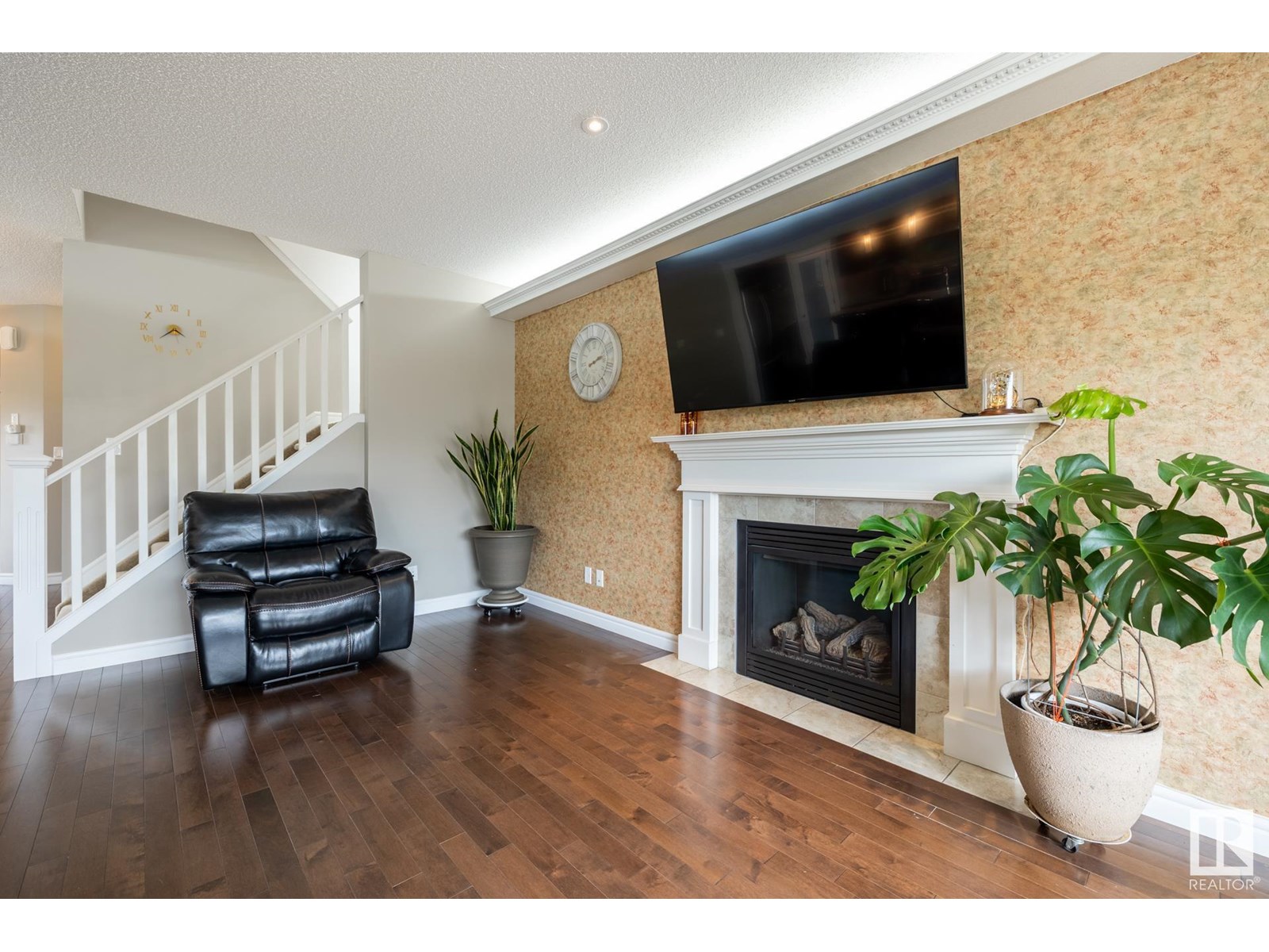 Property at 18003 77 ST NW image 2