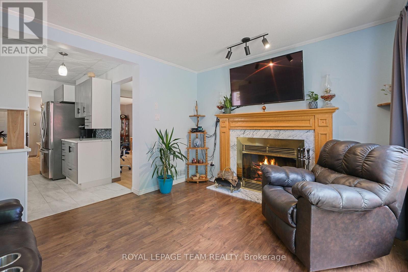 50 Rowe Drive, Ottawa, Ontario  K2L 3Y7 - Photo 18 - X12247918