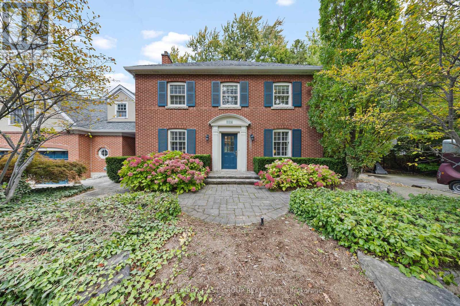 Property at 257 ROSELAND CRESCENT image 1