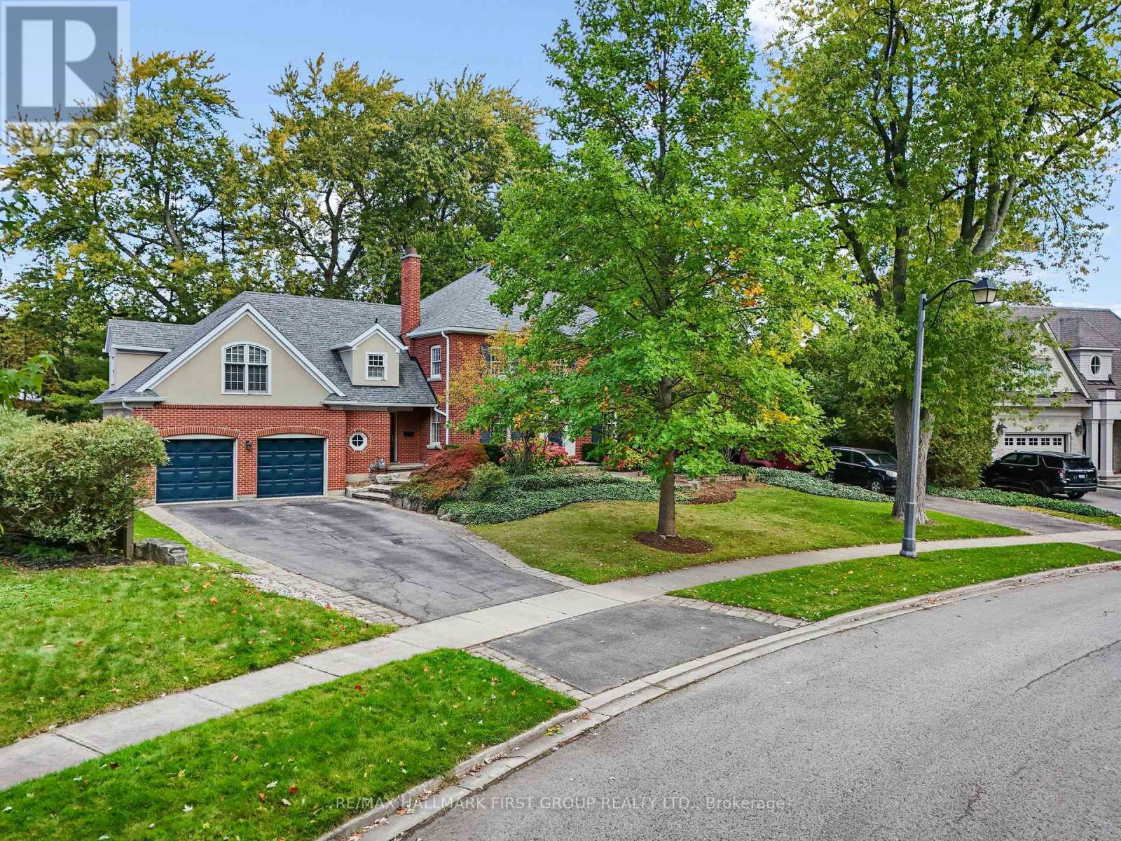 Property at 257 ROSELAND CRESCENT image 3