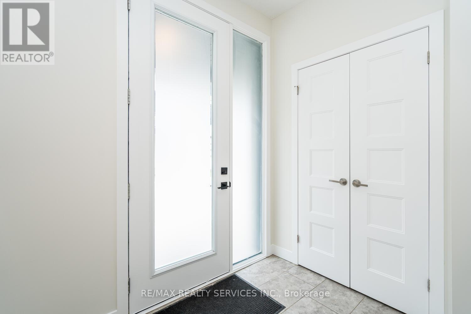 Property at 938 BATTERY PARK image 4