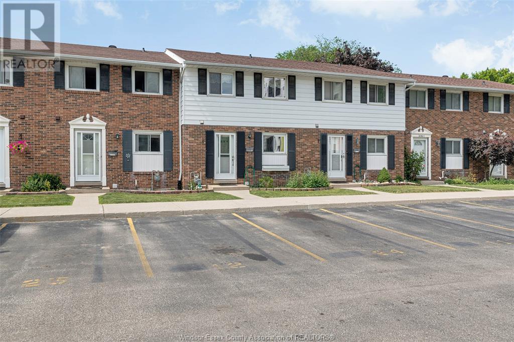 MLS# 25016227: 3094 Meadowbrook LANE Unit# 1, Windsor, Canada