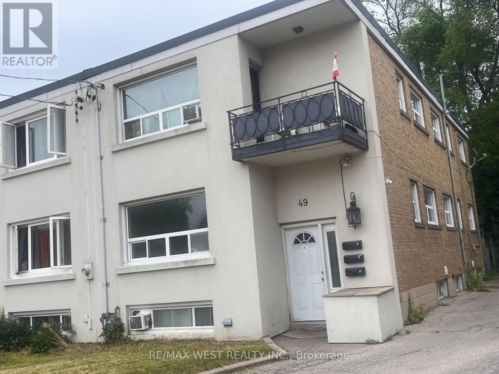 49 Penhurst Avenue, Toronto, Ontario  M8Y 3A9 - Photo 2 - W12243437
