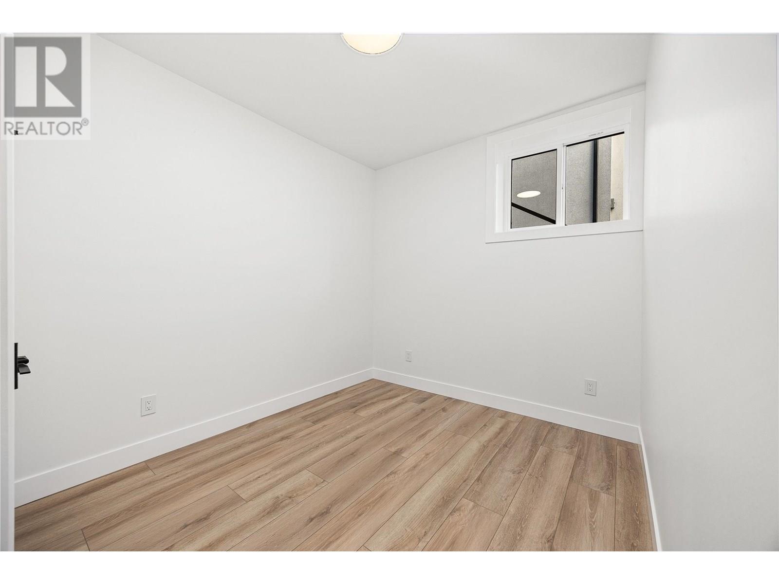 Property at 1059 Carnoustie Drive image 4