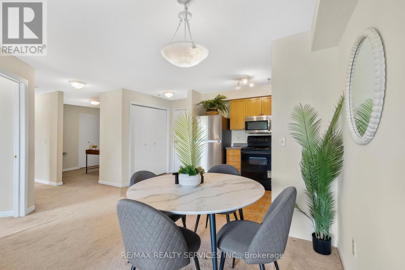 301 - 684 Warden Avenue, Toronto (Clairlea-Birchmount), Ontario  M1L 4W4 - Photo 10 - E12231119