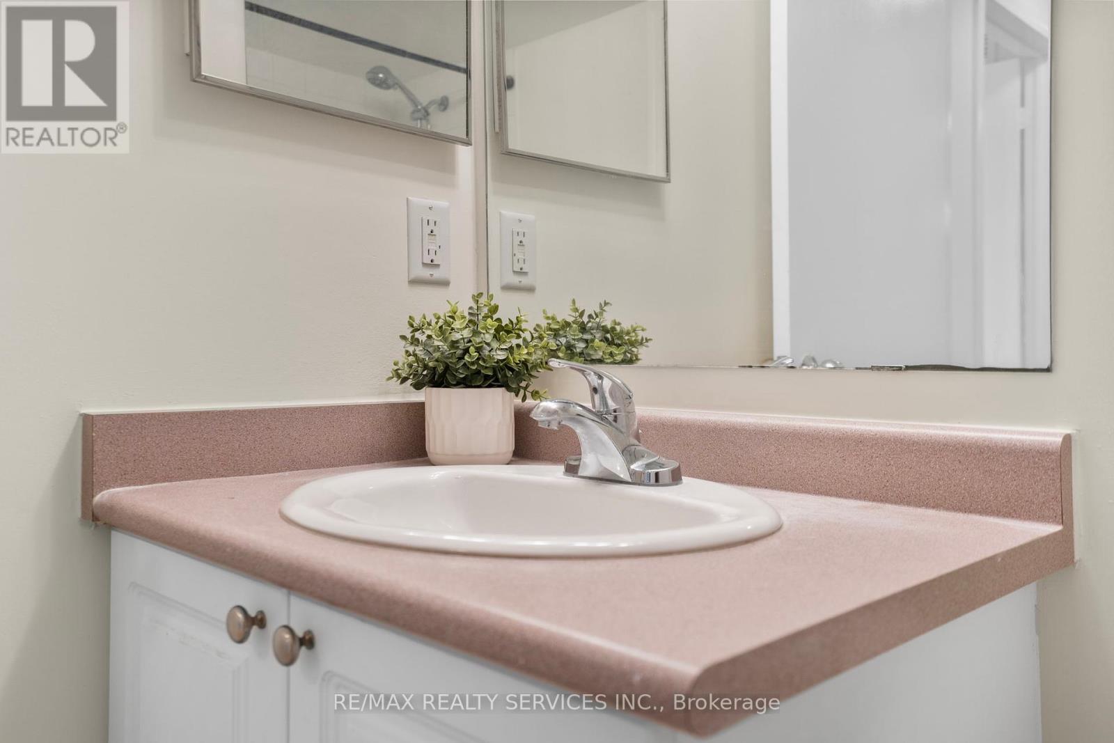 301 - 684 Warden Avenue, Toronto (Clairlea-Birchmount), Ontario  M1L 4W4 - Photo 24 - E12231119