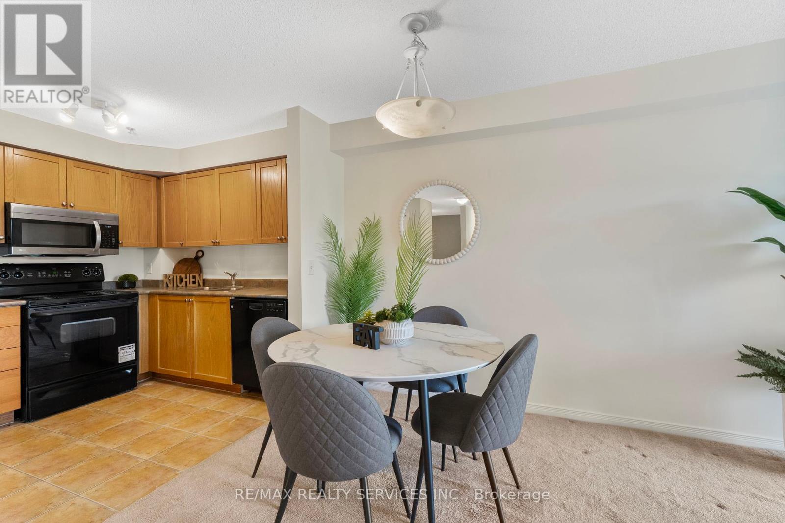 301 - 684 Warden Avenue, Toronto (Clairlea-Birchmount), Ontario  M1L 4W4 - Photo 9 - E12231119