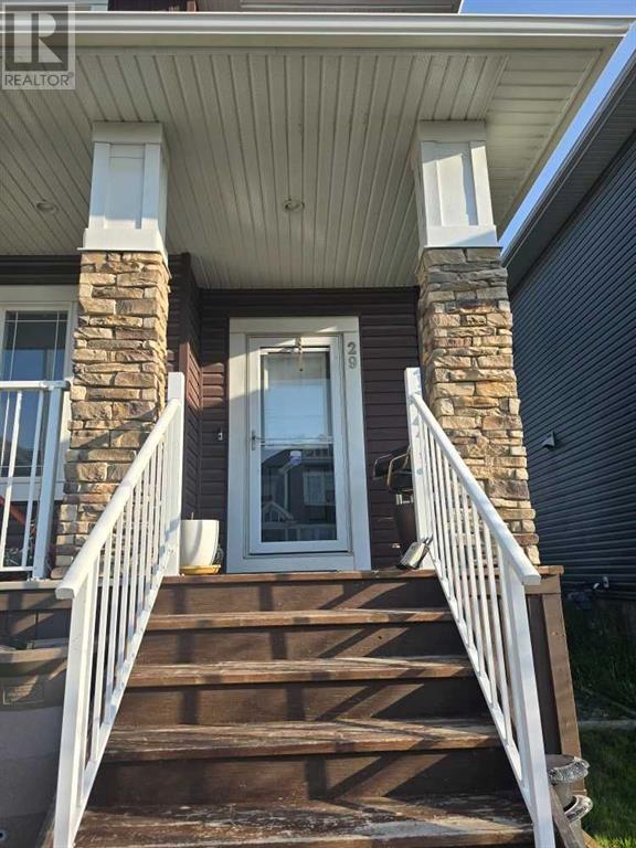 Property at 29 Redstone Common NE image 4