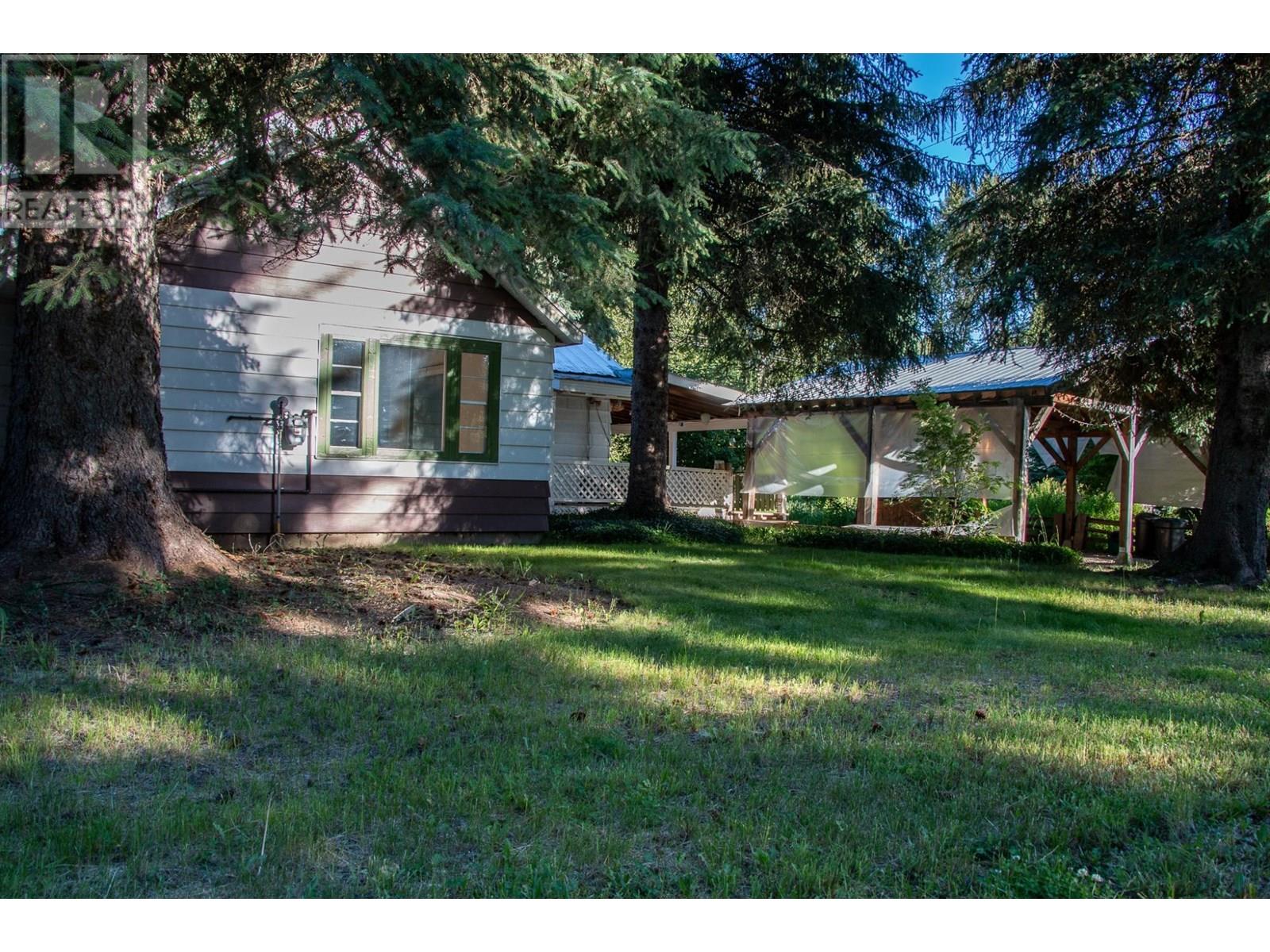 223 Riverside Avenue, Salmo, British Columbia