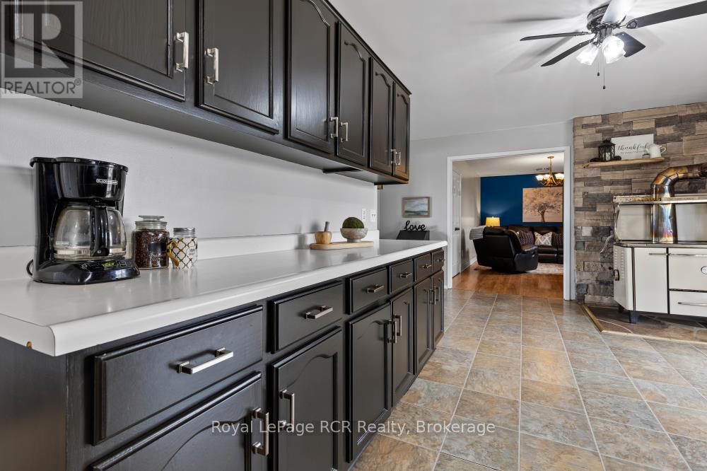 8008 Wellington Road 7, Mapleton, Ontario  N0G 2K0 - Photo 25 - X12248029