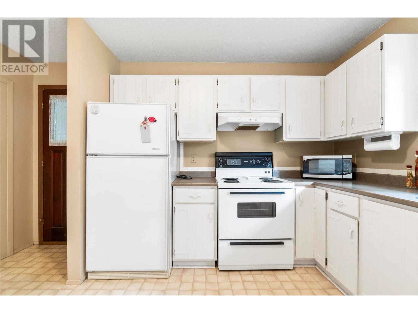 2289 Hayden Place, Armstrong, British Columbia  V0E 1B1 - Photo 5 - 10353861