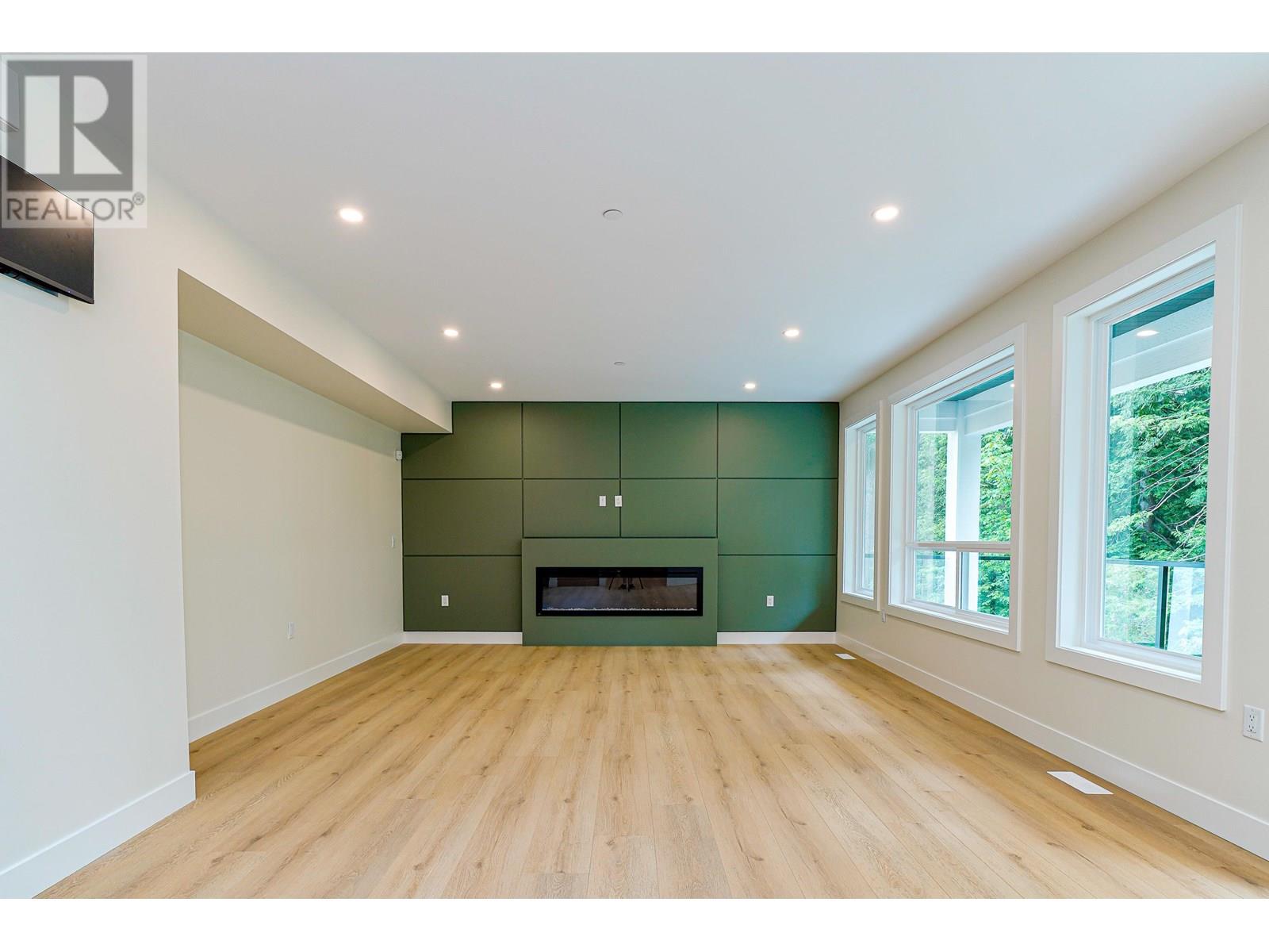 Property at 23349 CROSS ROAD image 3