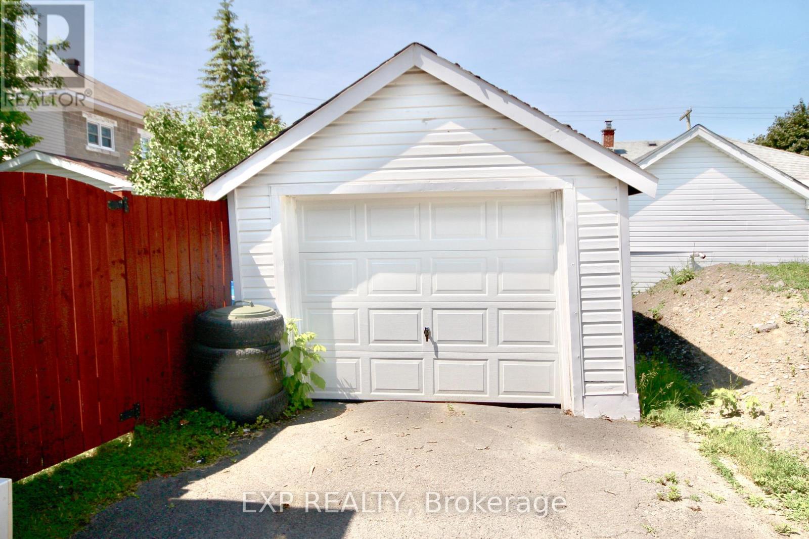 Property at 511 ST. FELIX STREET image 3