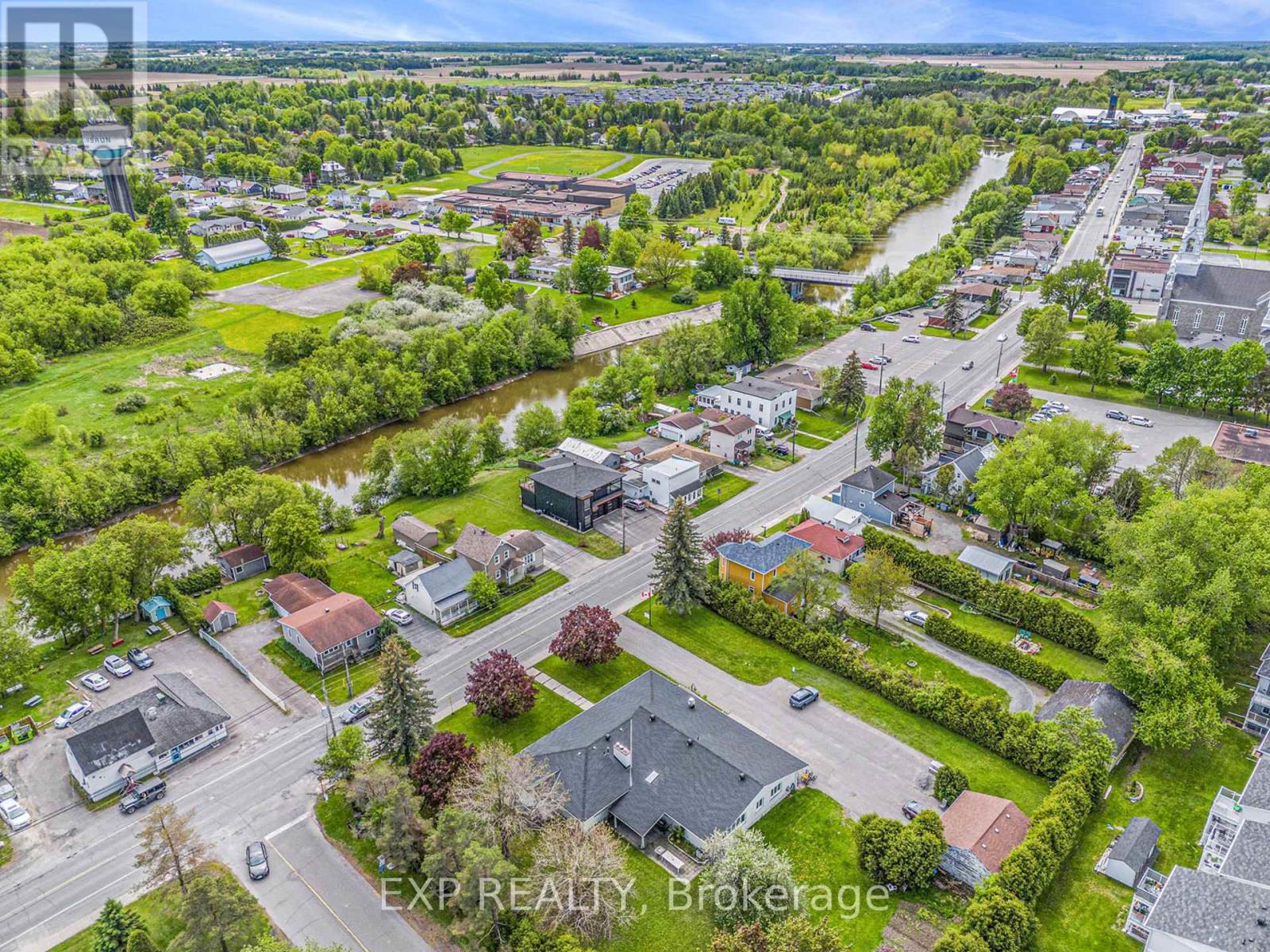 1056 Notre Dame Street, Russell, Ontario  K0A 1W0 - Photo 32 - X12248065