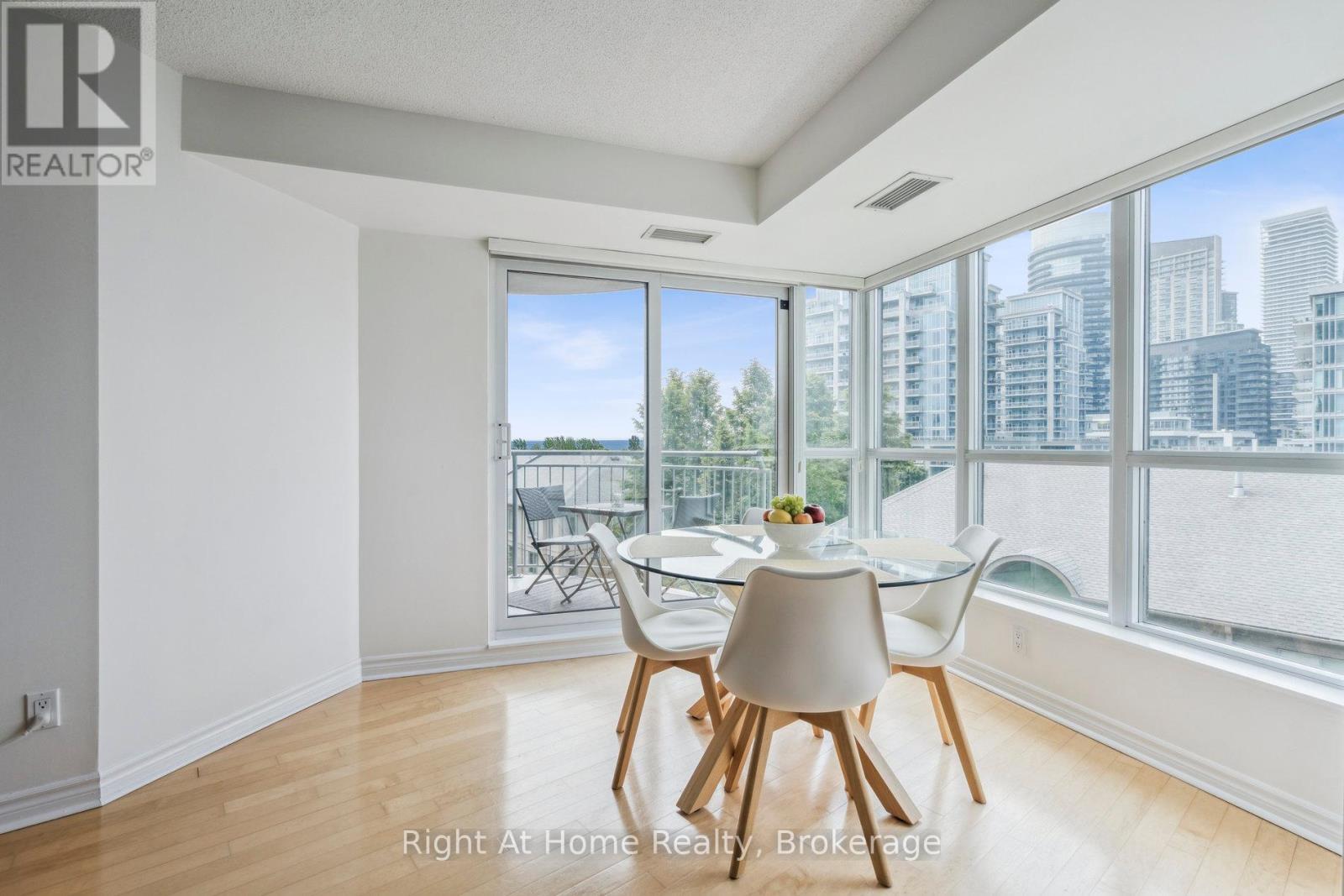 605 - 2111 Lake Shore Boulevard W, Toronto, Ontario  M8V 4B2 - Photo 10 - W12248066