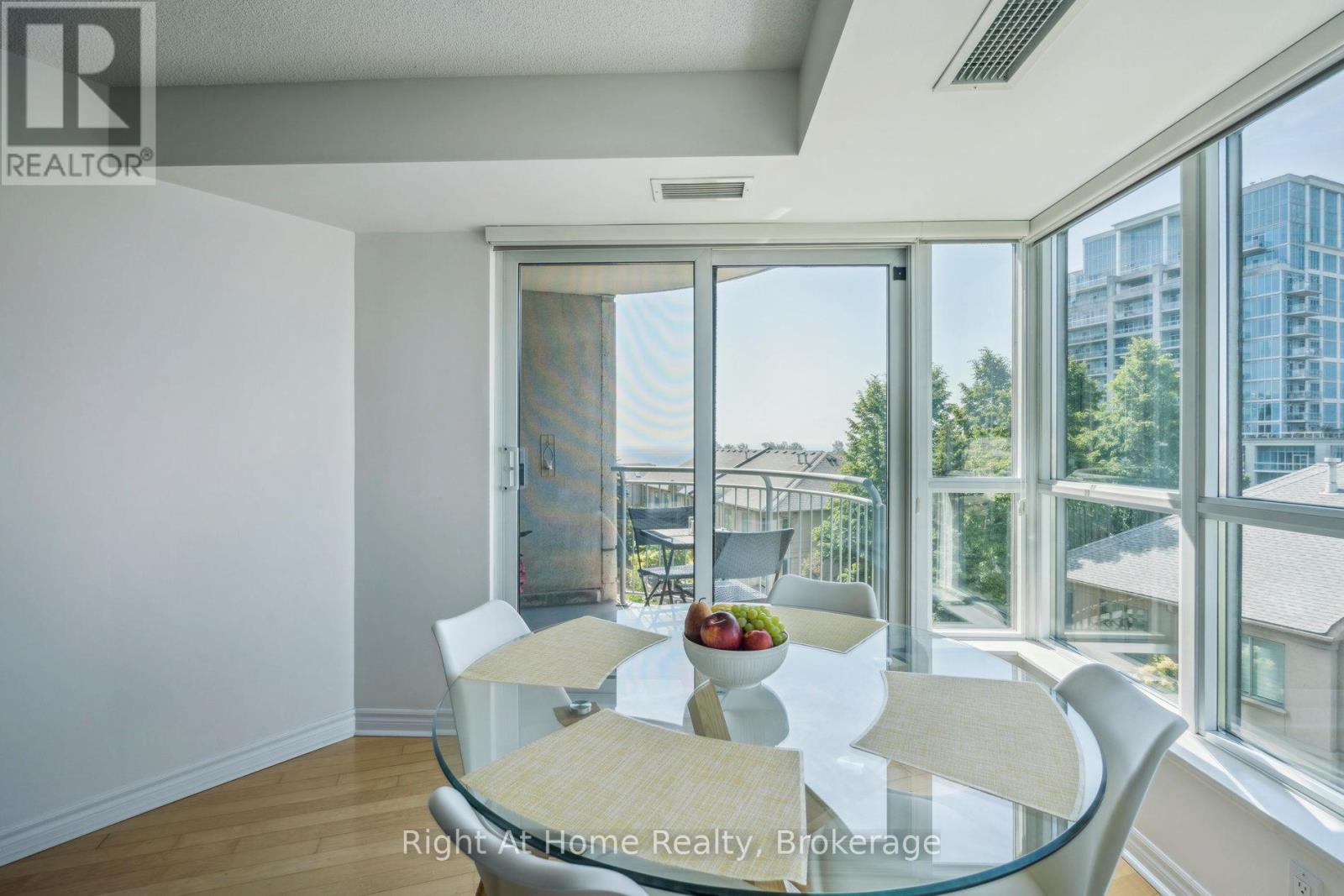 605 - 2111 Lake Shore Boulevard W, Toronto, Ontario  M8V 4B2 - Photo 12 - W12248066