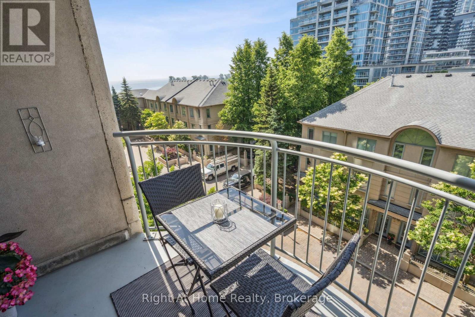605 - 2111 Lake Shore Boulevard W, Toronto, Ontario  M8V 4B2 - Photo 15 - W12248066