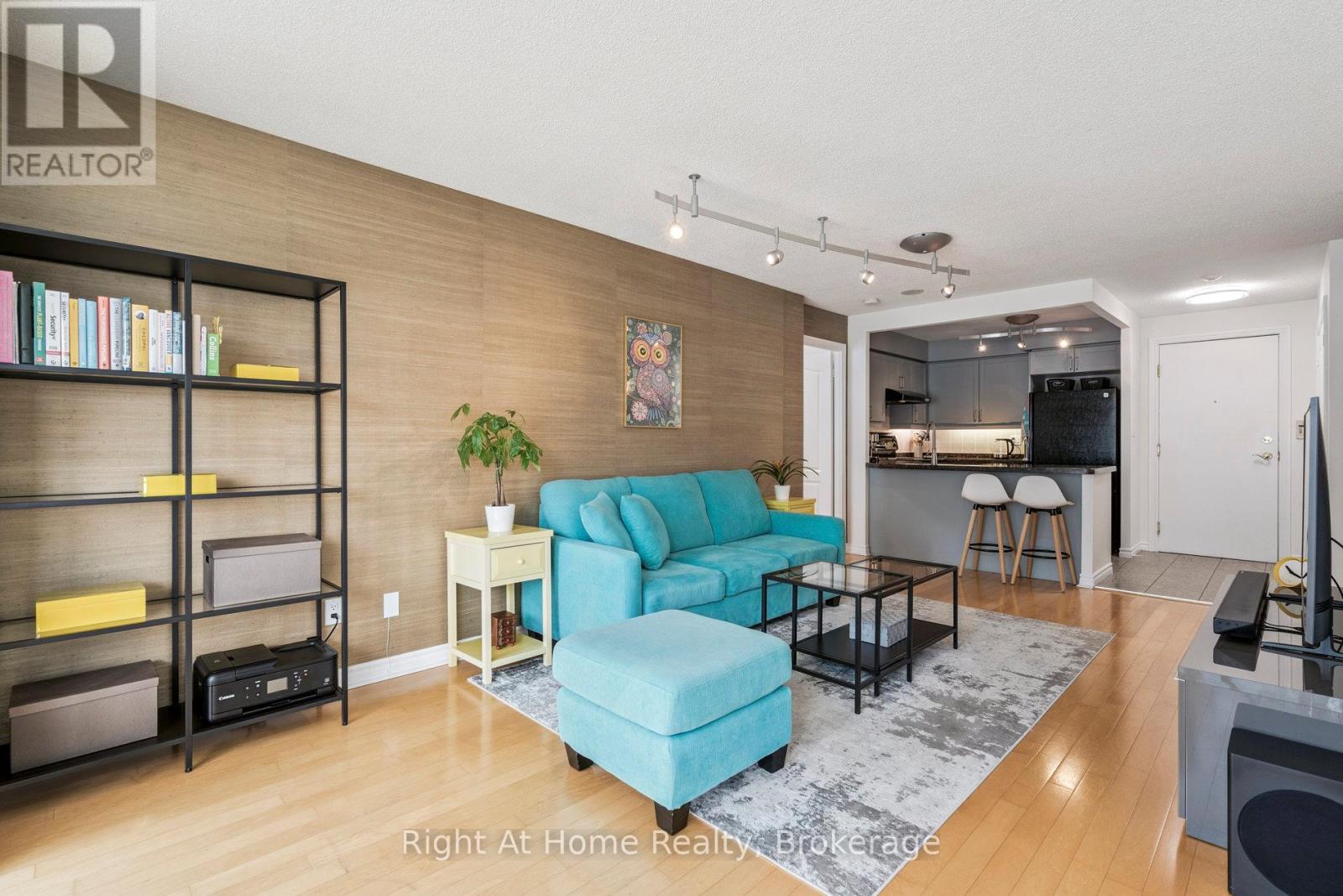 605 - 2111 Lake Shore Boulevard W, Toronto, Ontario  M8V 4B2 - Photo 4 - W12248066