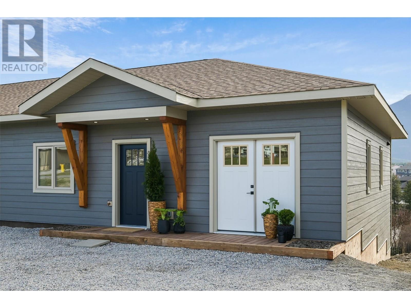 735 10 Avenue, invermere, British Columbia