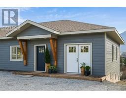 735 10 Avenue, invermere, British Columbia