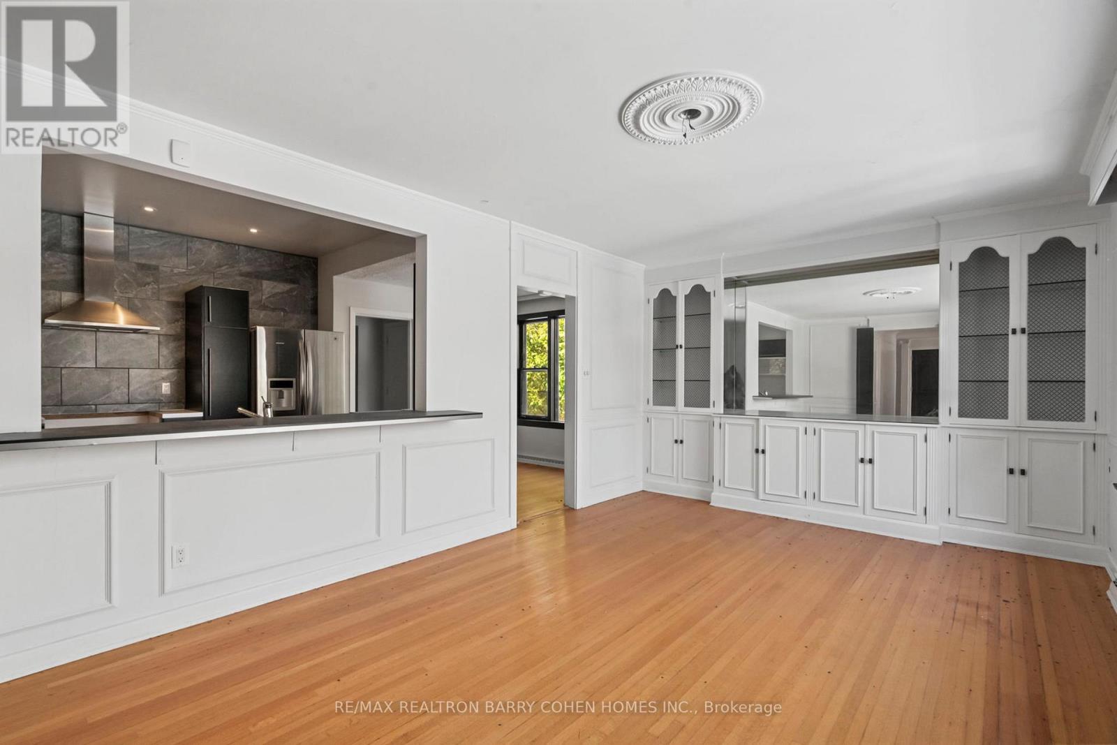 Property at 44 THE BRIDLE PATH image 4
