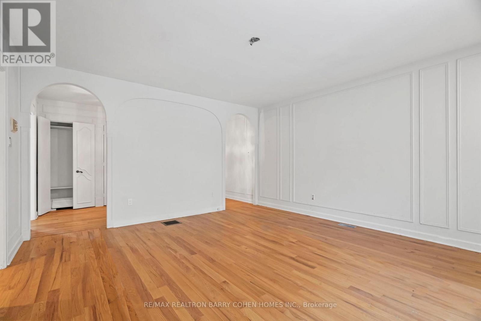 Property at 44 THE BRIDLE PATH image 5