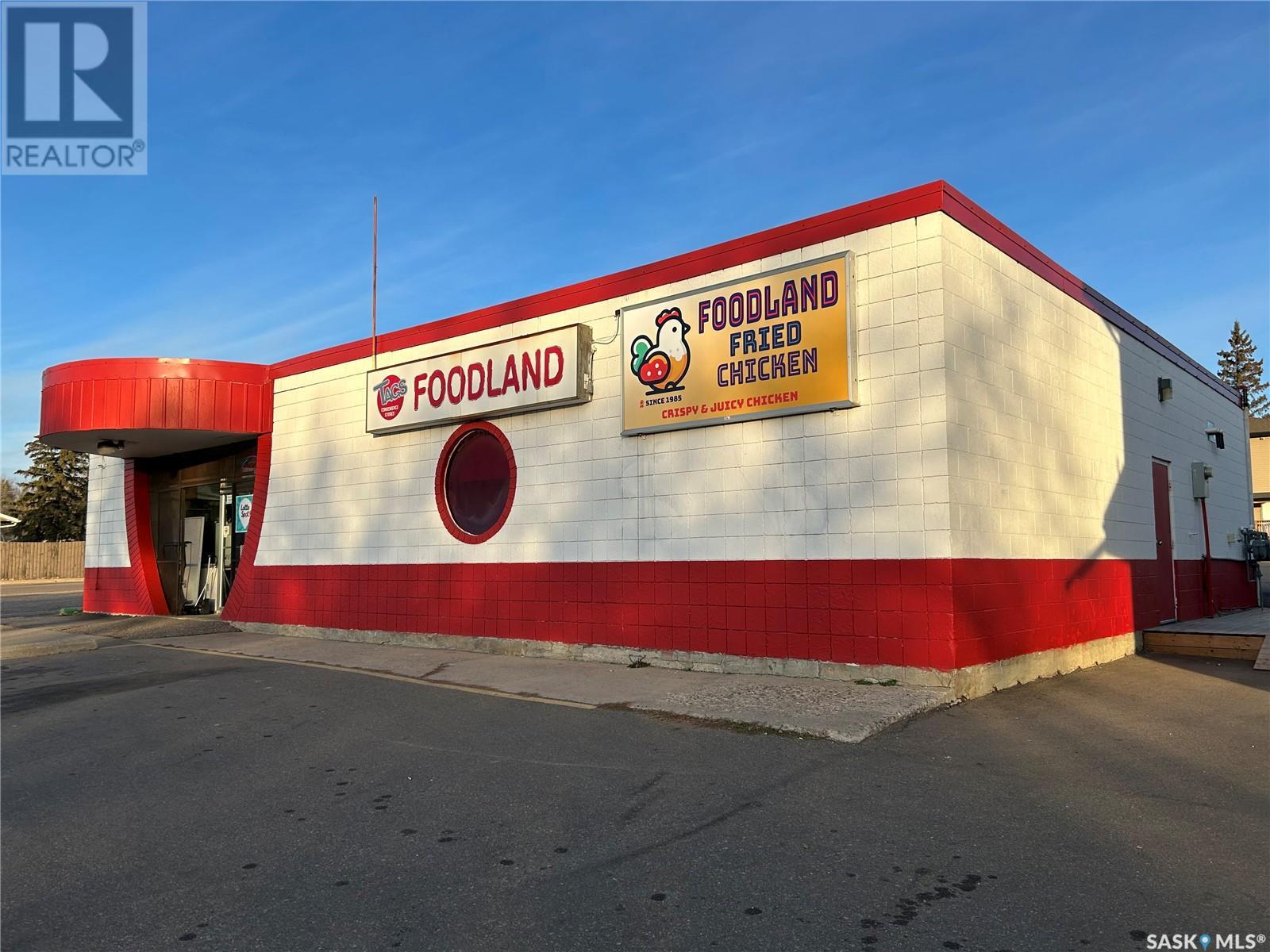 1702 THOMPSON CRESCENT, North Battleford, Saskatchewan