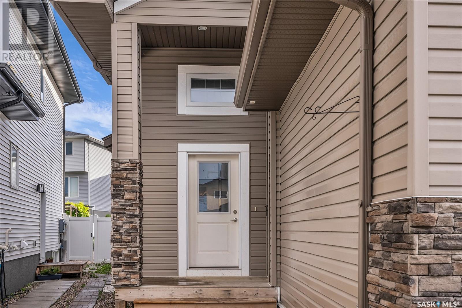 Property at 2230 Rosewood DRIVE image 4