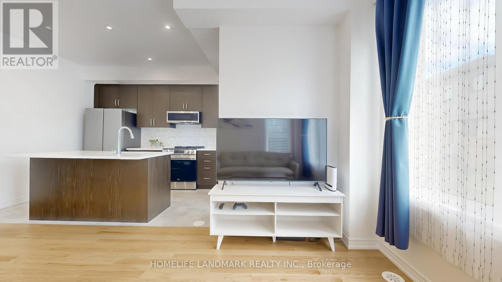 Property at 62 SORBARA WAY image 5