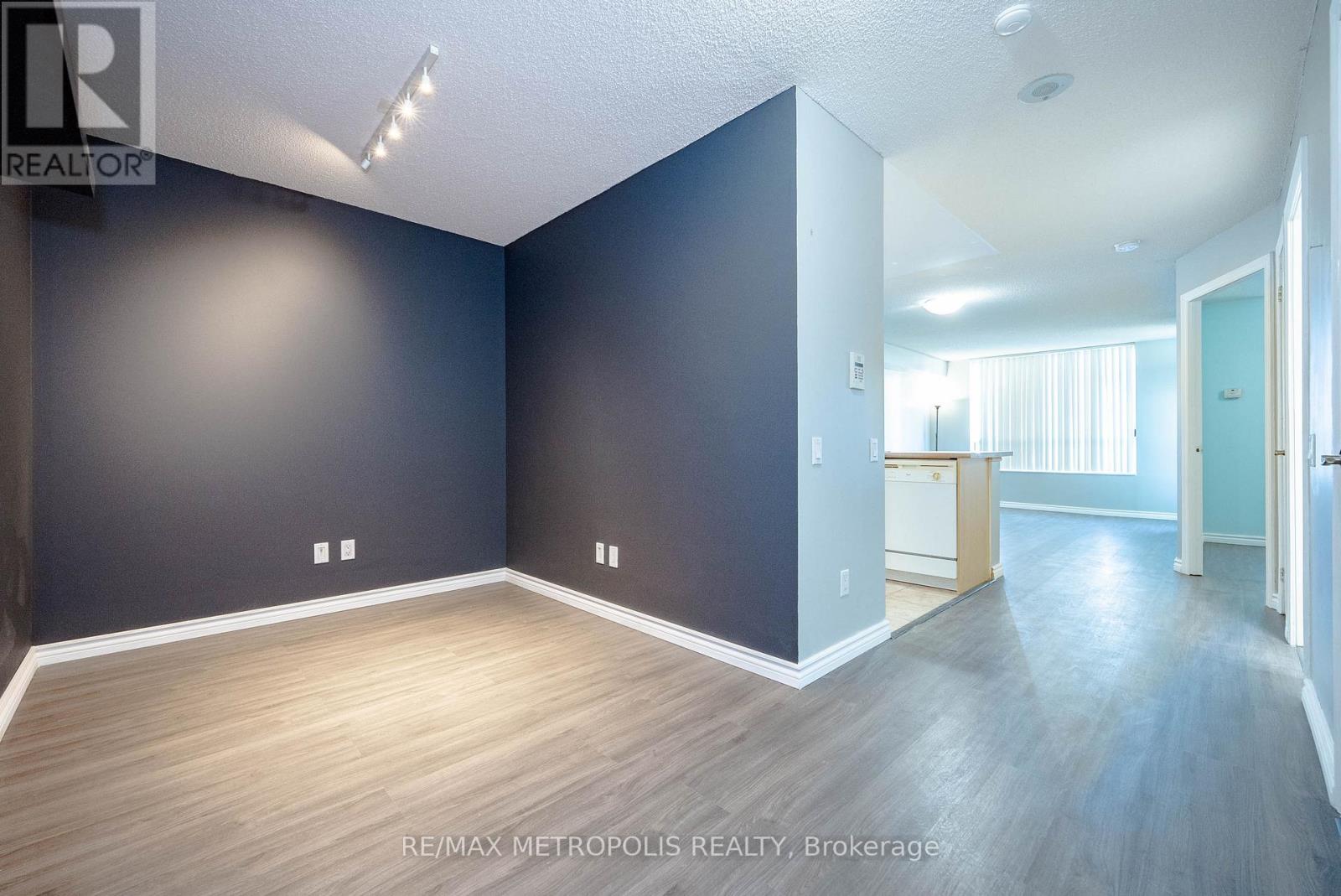605 - 61 Town Centre Court, Toronto, Ontario  M1P 5C5 - Photo 11 - E12247974