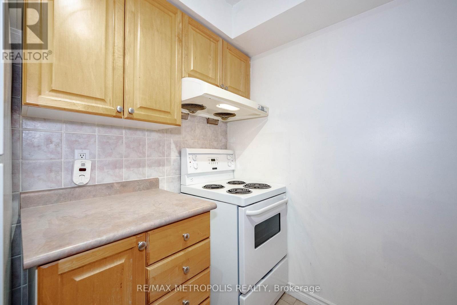 605 - 61 Town Centre Court, Toronto, Ontario  M1P 5C5 - Photo 18 - E12247974