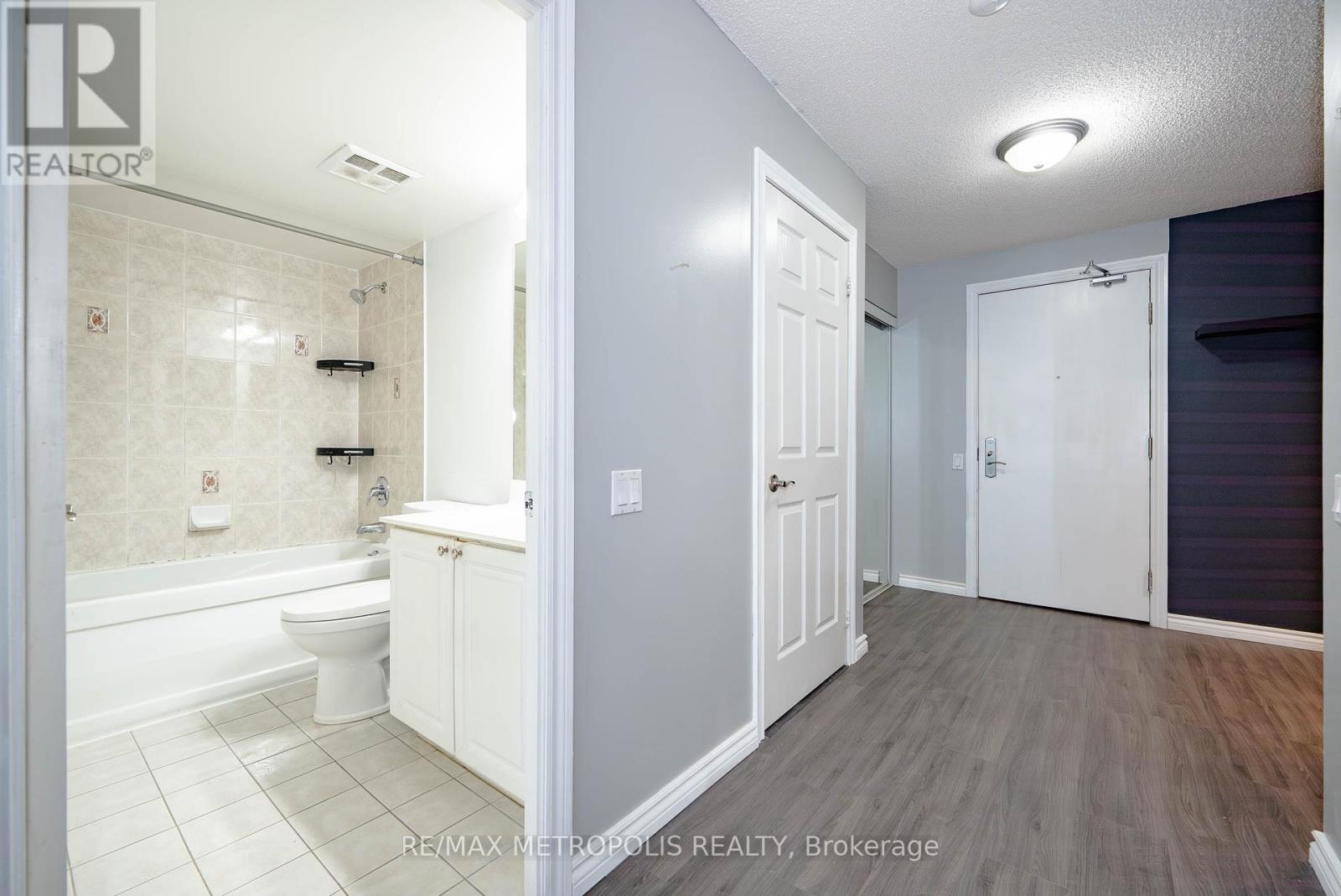 605 - 61 Town Centre Court, Toronto, Ontario  M1P 5C5 - Photo 25 - E12247974