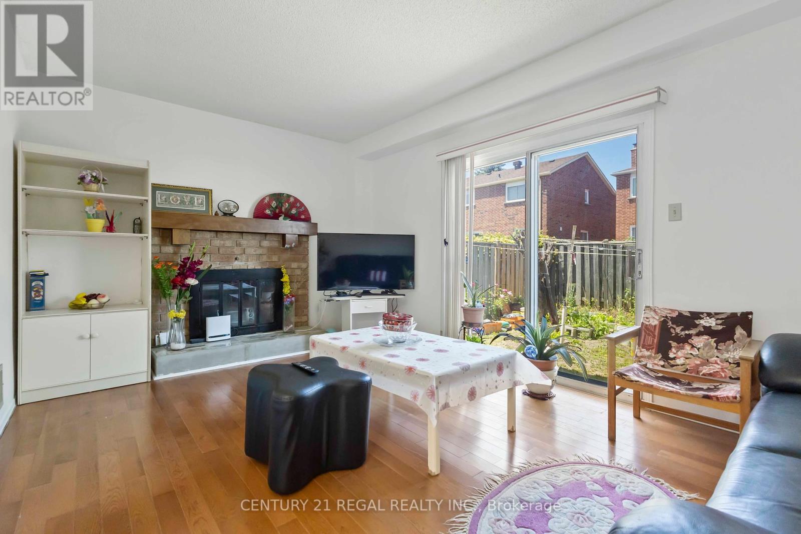 Property at 85 NETTLECREEK CRESCENT image 5