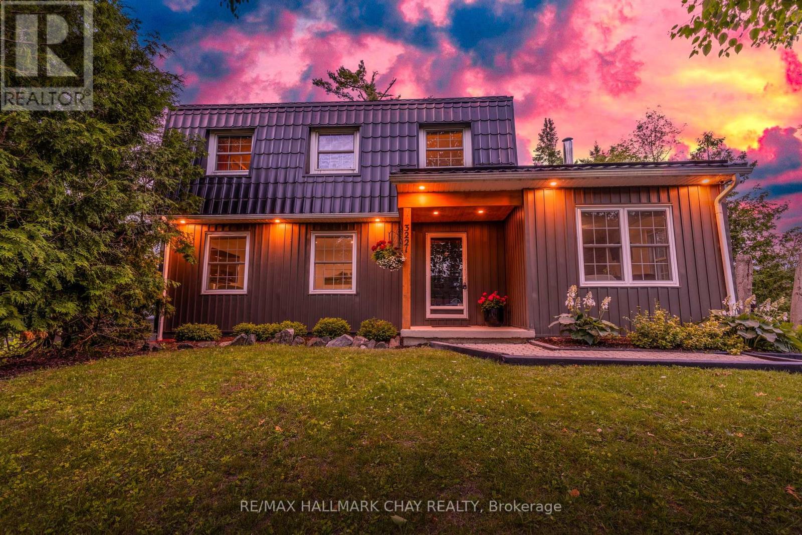 Property at 3221 OAK STREET image 2