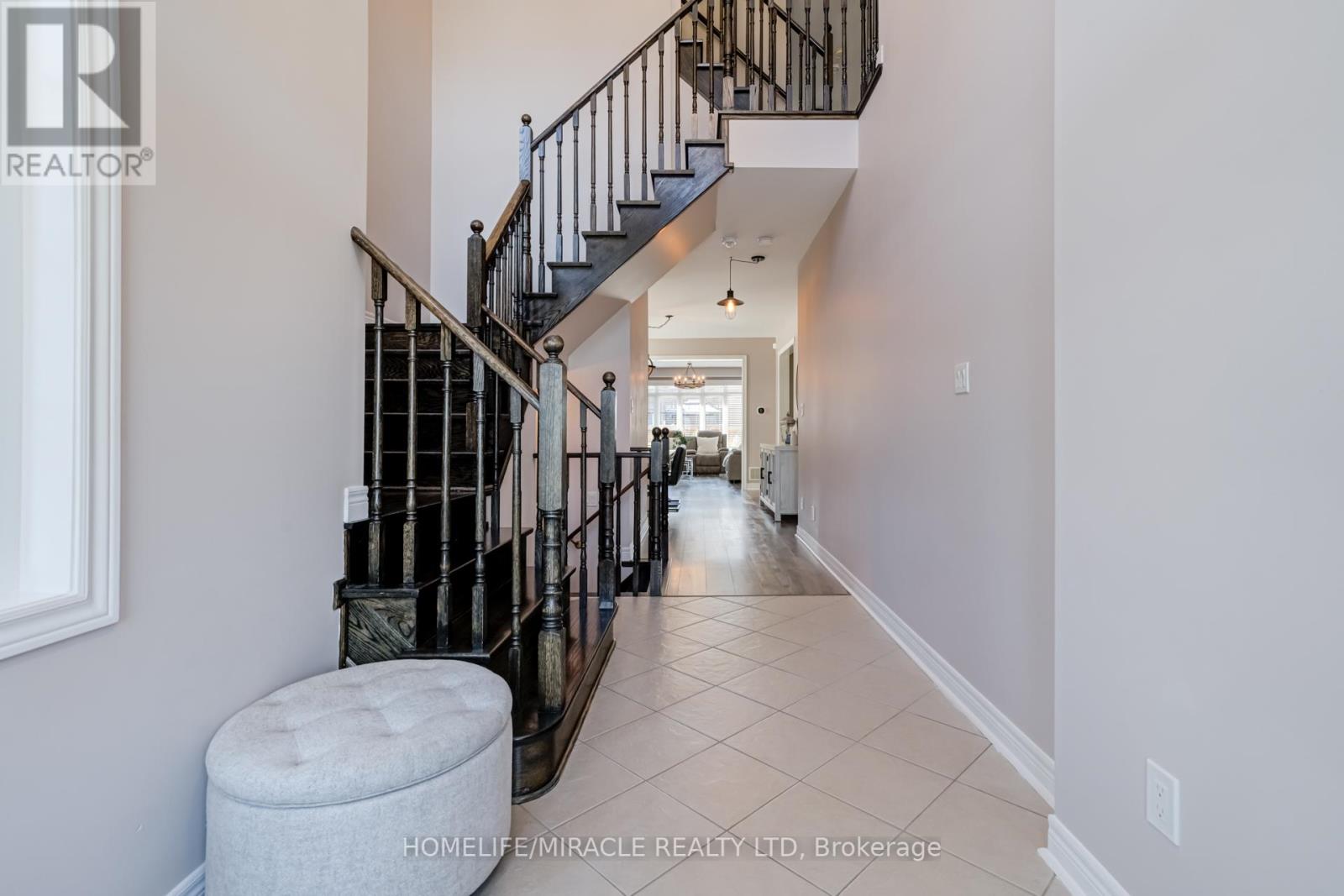 Property at 62 HOARD AVENUE N image 4