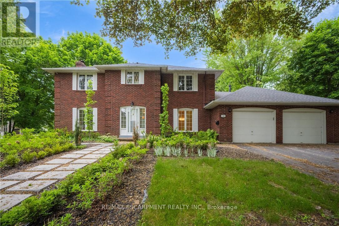 Property at 120 CASTLE CRESCENT image 3
