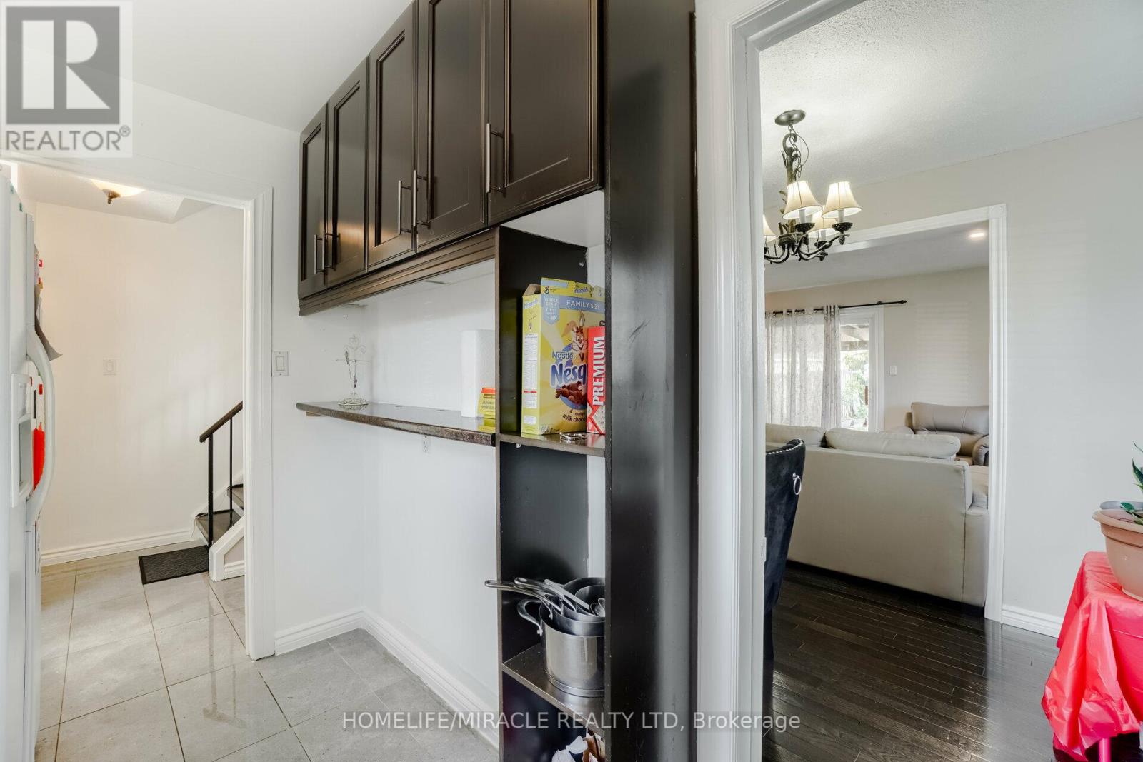 34 Greenbush Crescent, Brampton, Ontario  L6S 2K2 - Photo 10 - W12248178