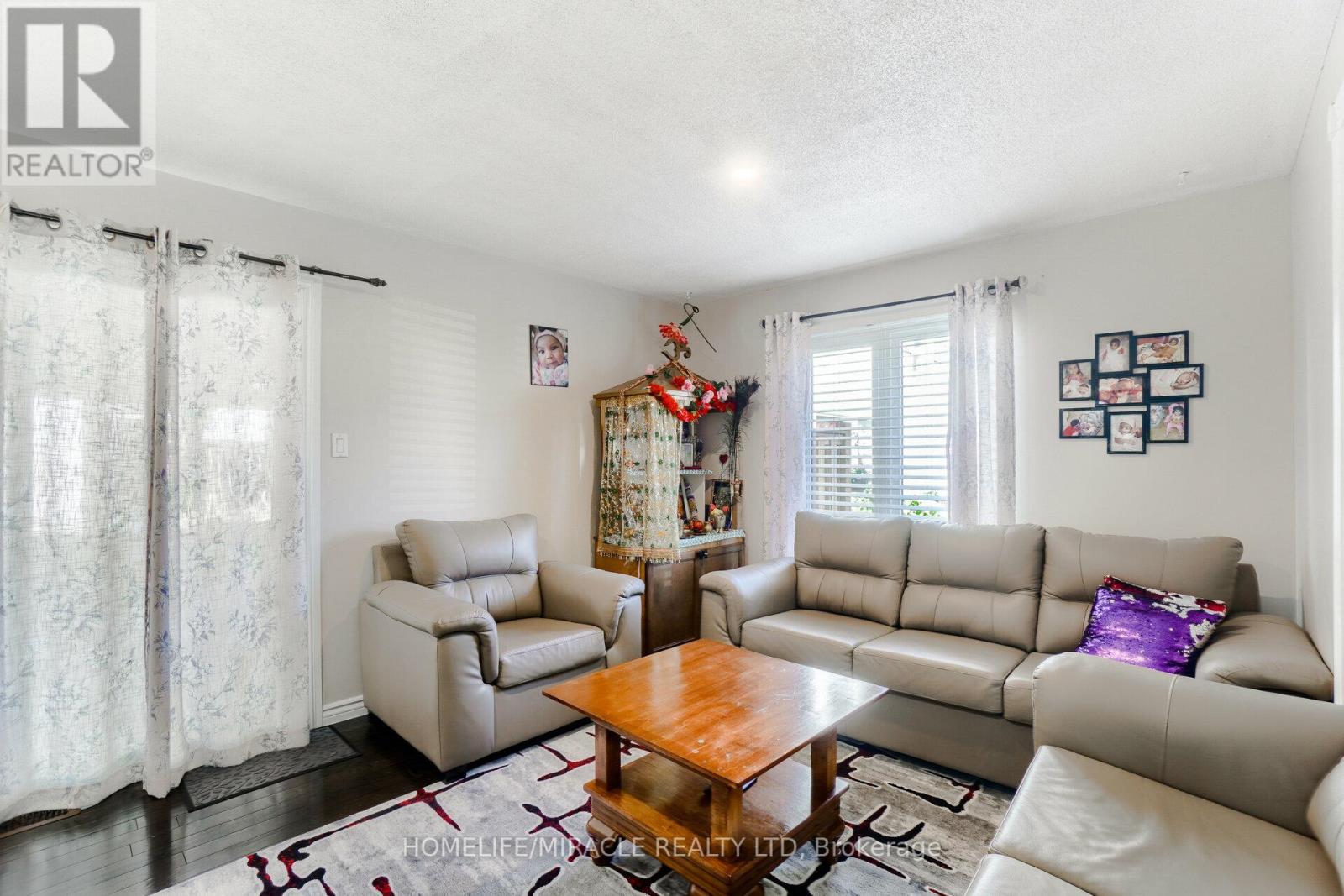 34 Greenbush Crescent, Brampton, Ontario  L6S 2K2 - Photo 15 - W12248178