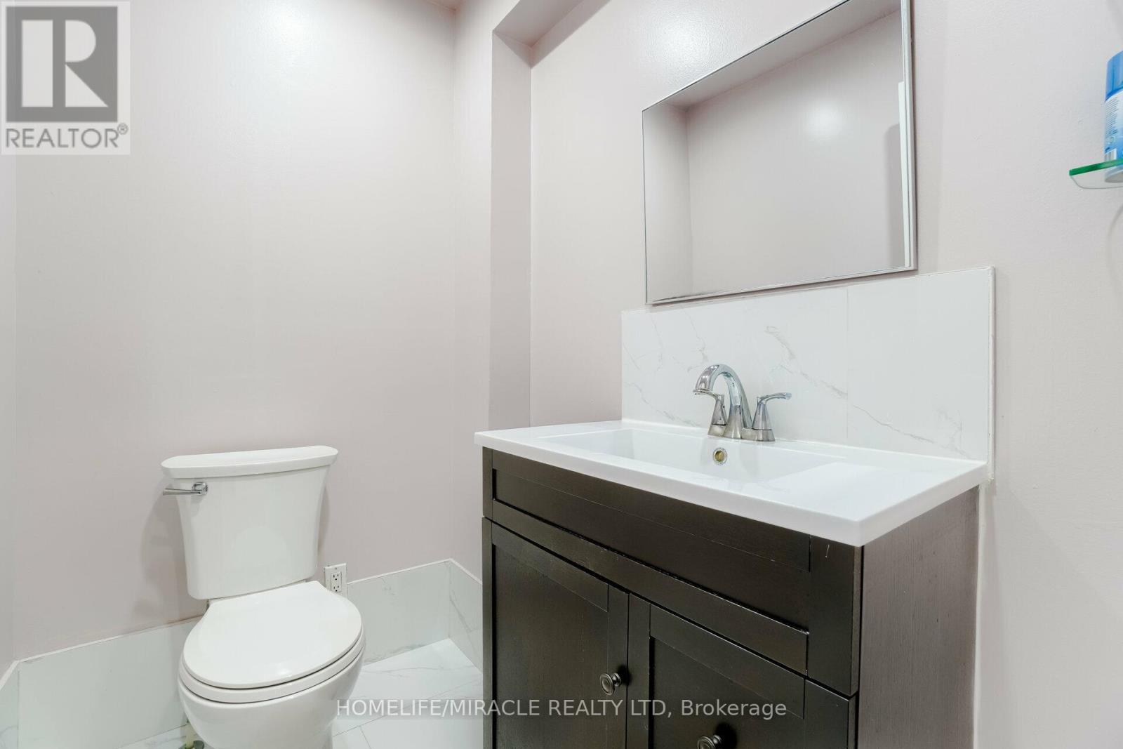 34 Greenbush Crescent, Brampton, Ontario  L6S 2K2 - Photo 17 - W12248178