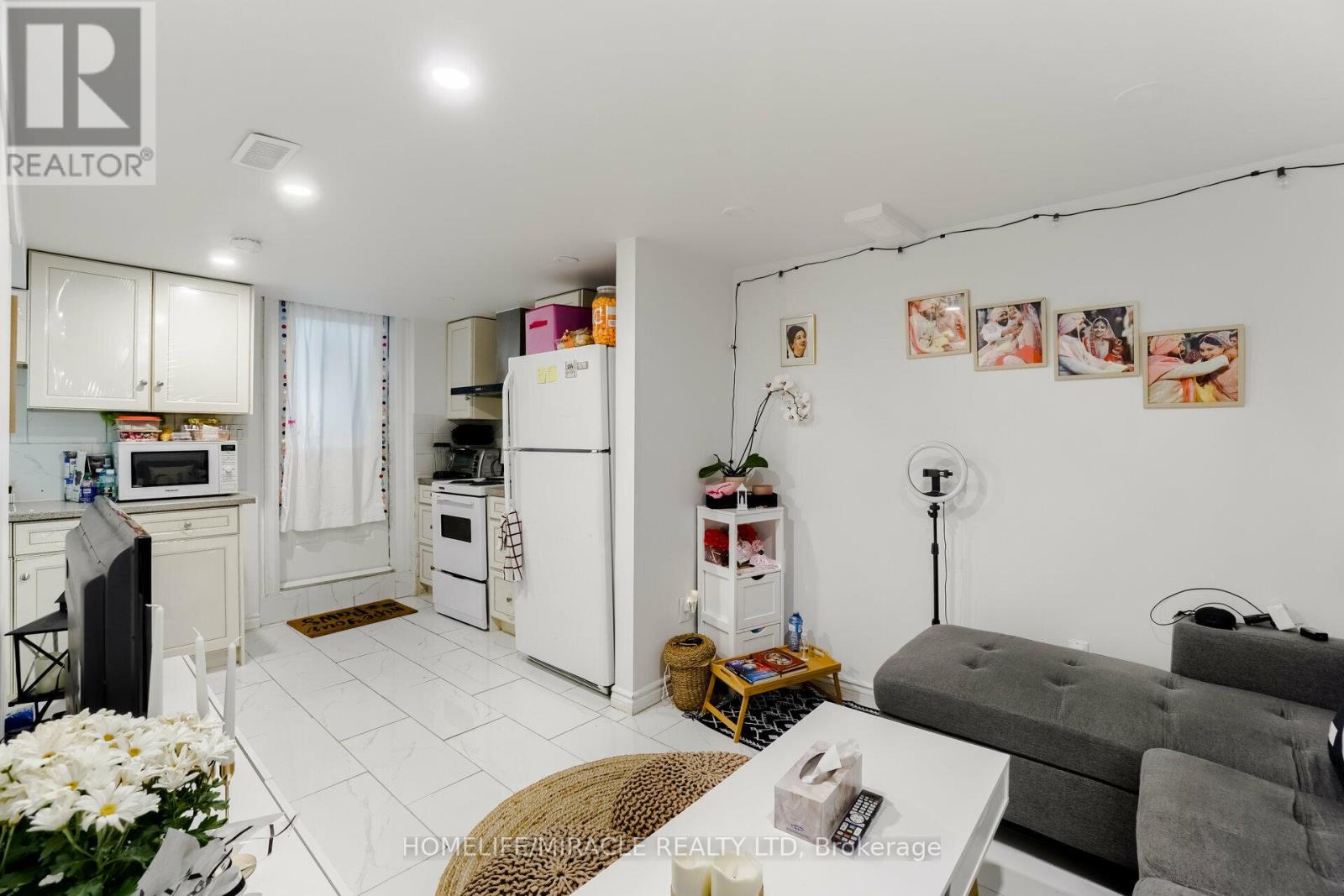34 Greenbush Crescent, Brampton, Ontario  L6S 2K2 - Photo 30 - W12248178