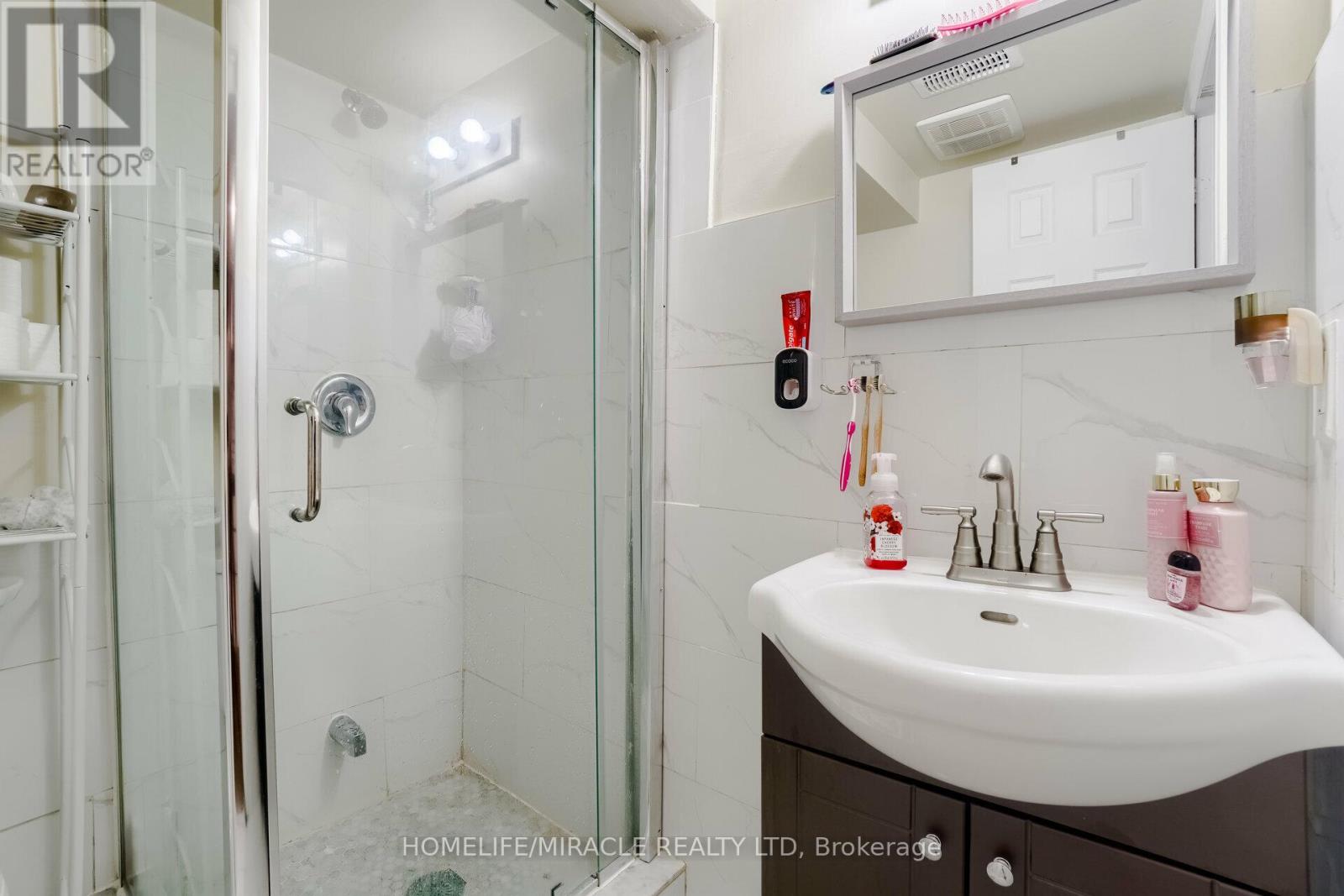 34 Greenbush Crescent, Brampton, Ontario  L6S 2K2 - Photo 35 - W12248178